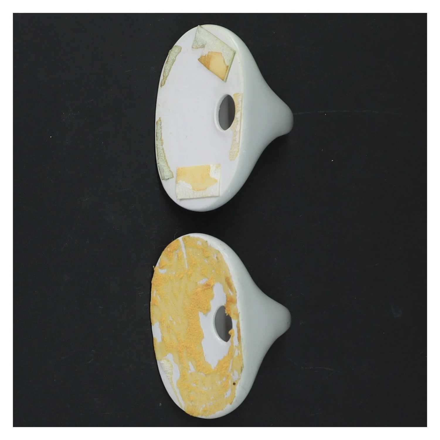 Porcelænsbadeværelsessæt med rosendesign fra Jlona (str. Kop, 10 cm)