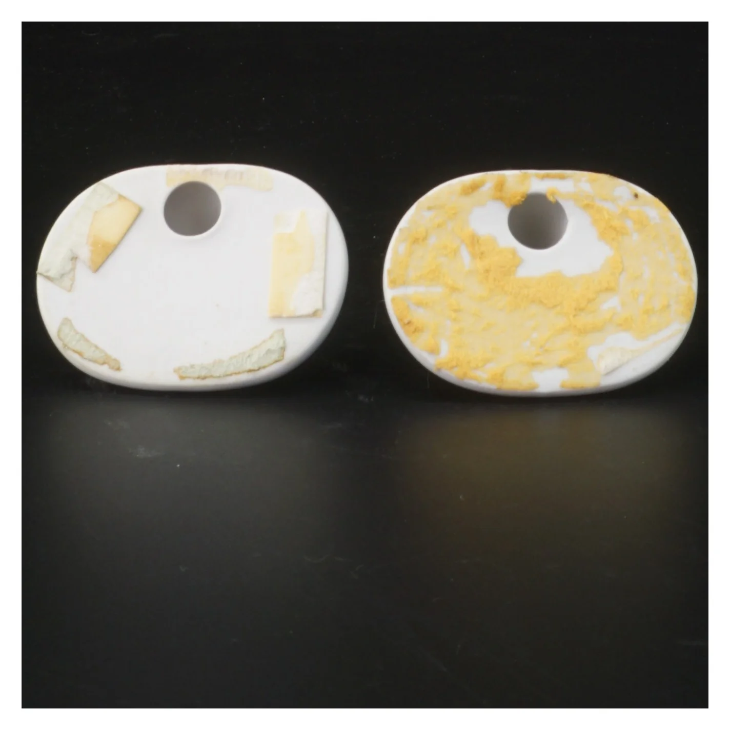 Porcelænsbadeværelsessæt med rosendesign fra Jlona (str. Kop, 10 cm)