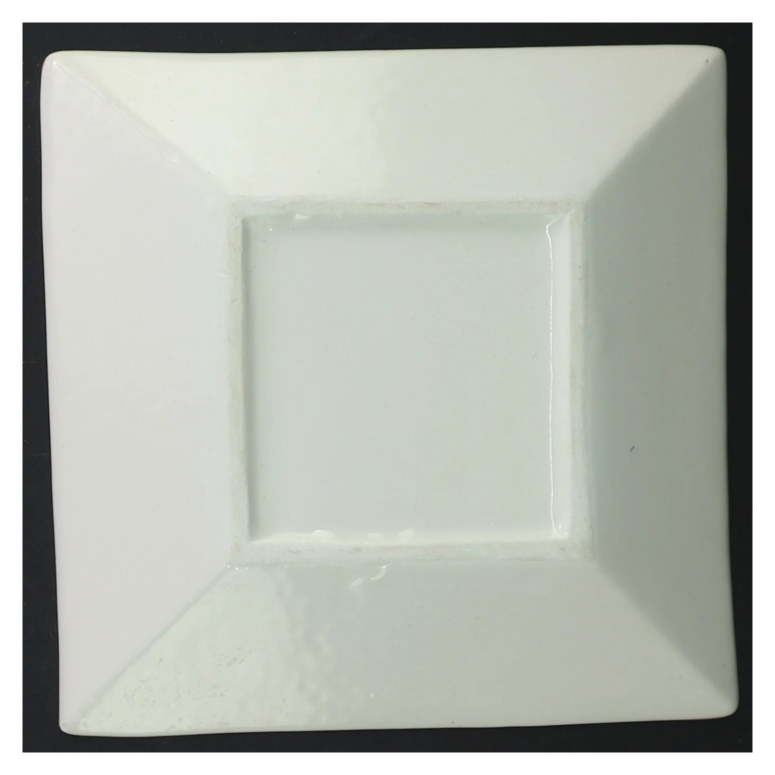 Firkantet porcelænsfad med blomster (str. 15x15 cm)