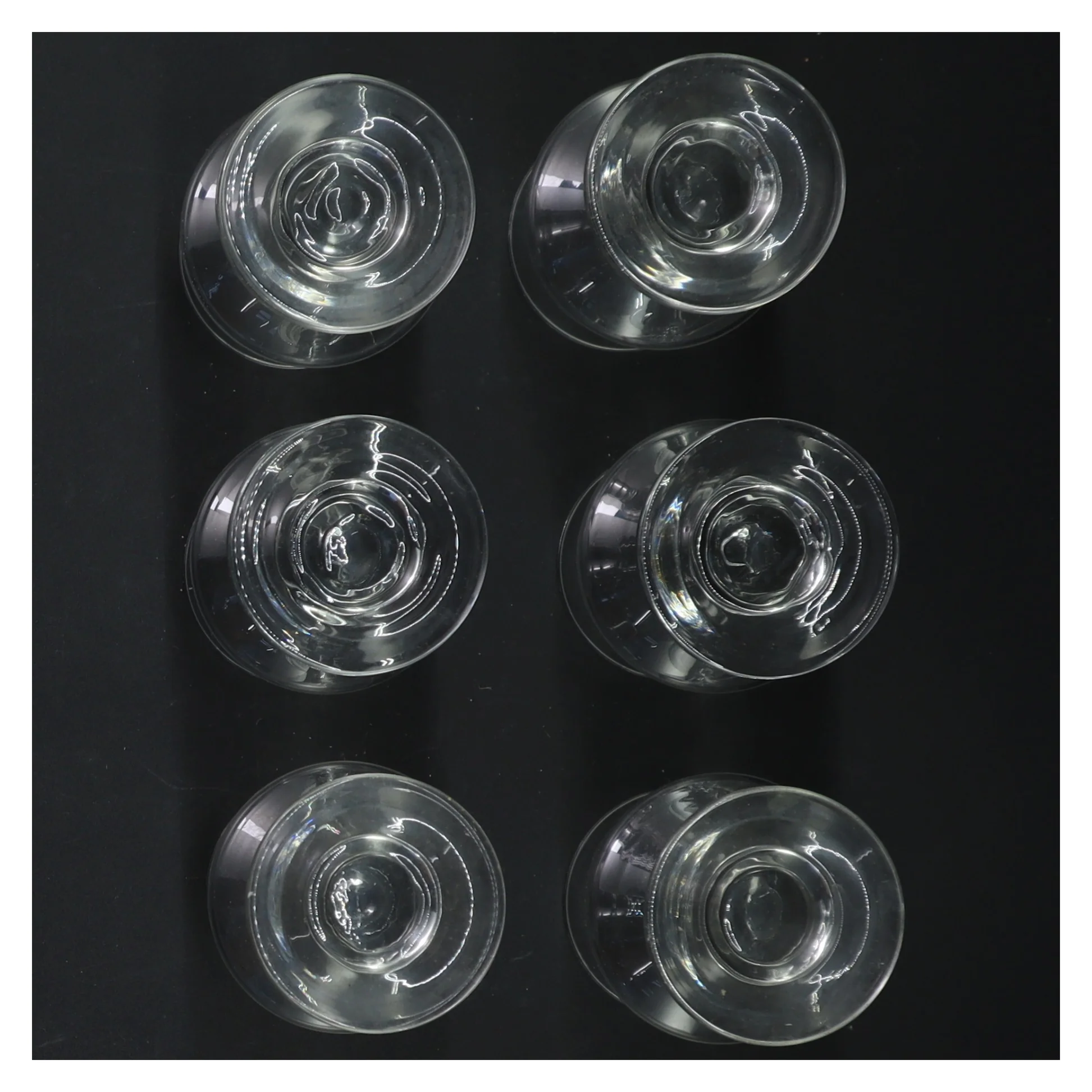 Sæt med seks glas (str. 9 cm. 6 styk)