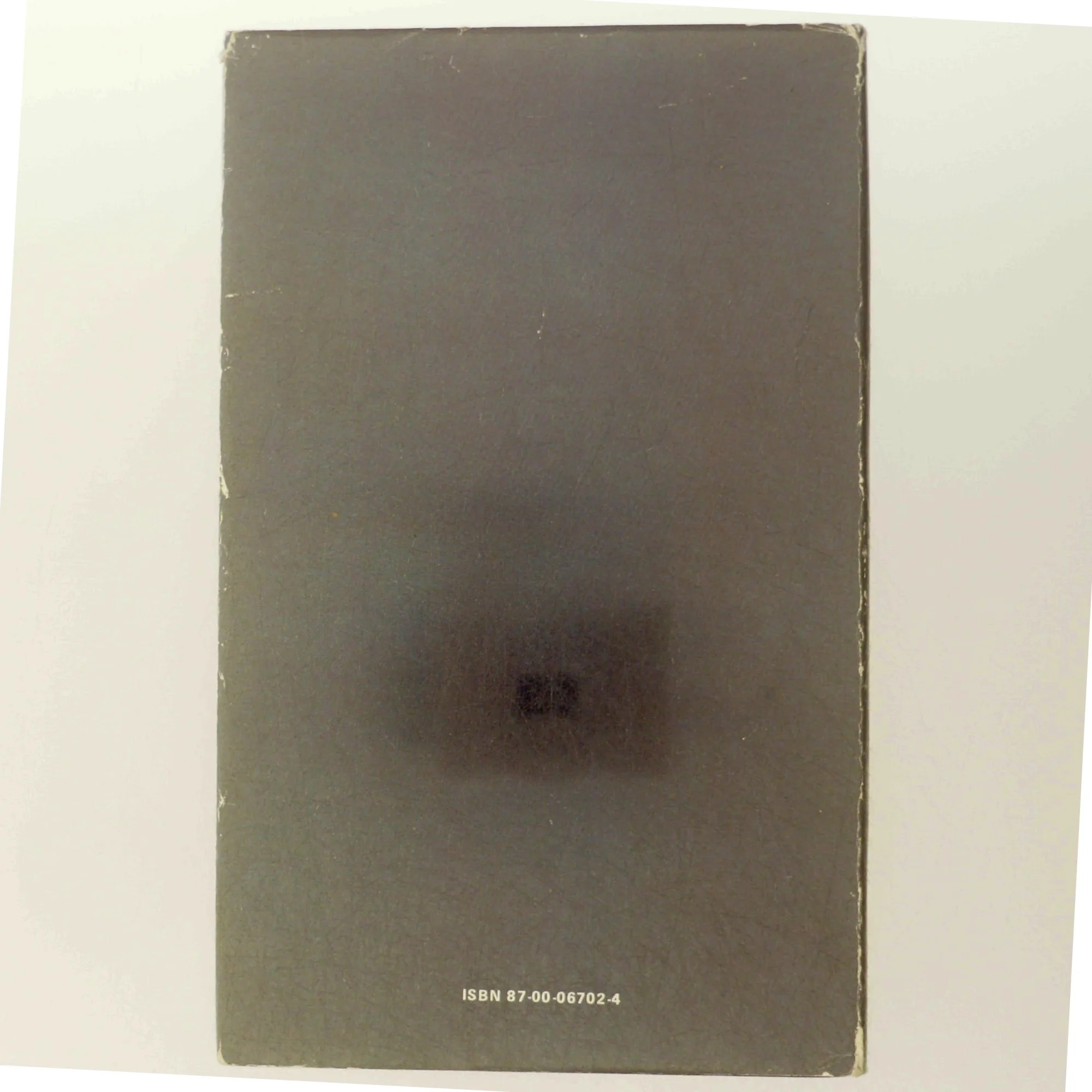 Hardback udgave af 'Kærlighed og mørke'