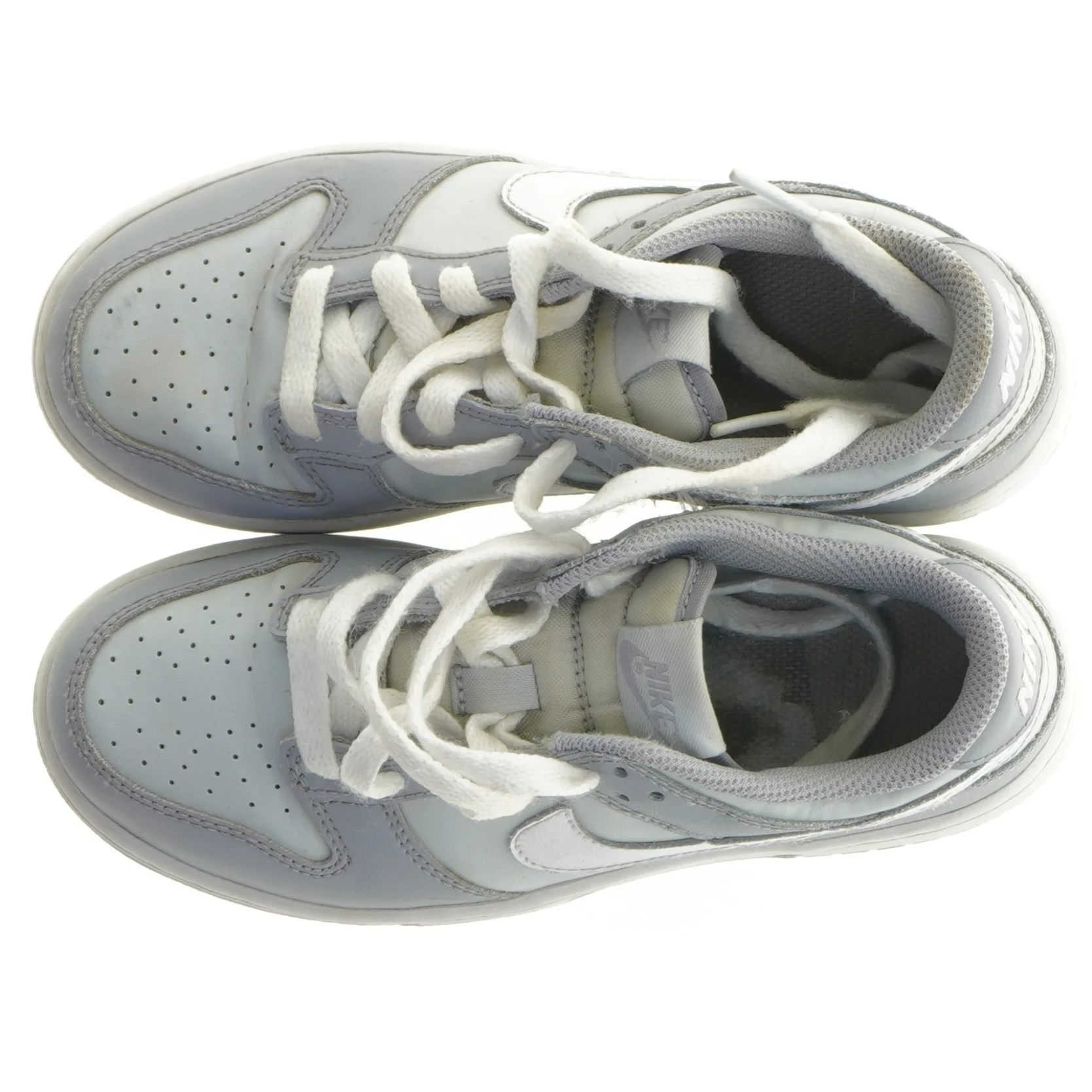 Brugte grå sneakers fra Nike (str. 33)