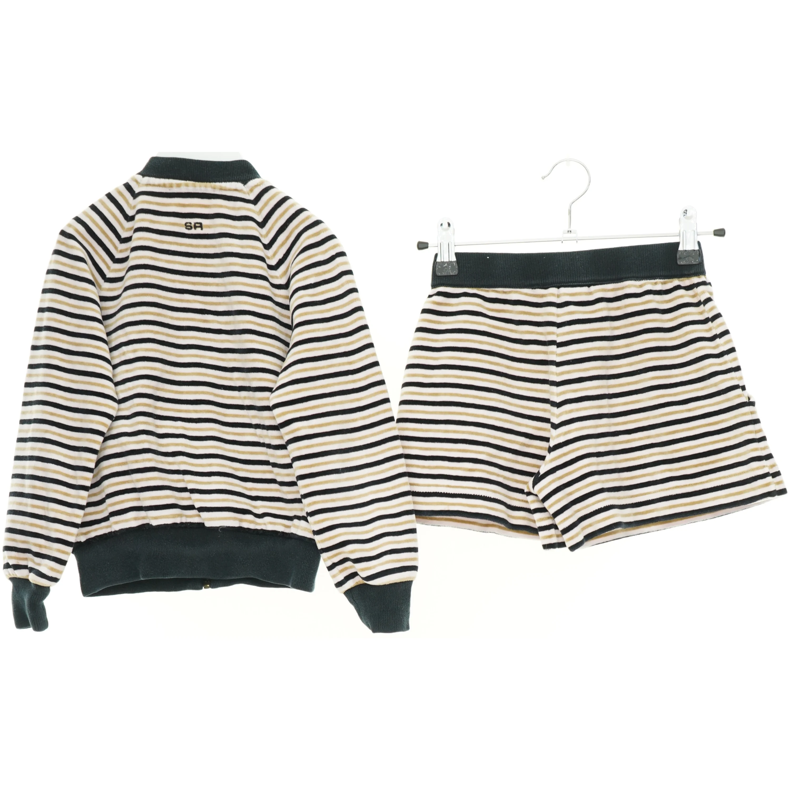 Sæt børnetøj(2 dele) (str. 116 cm)