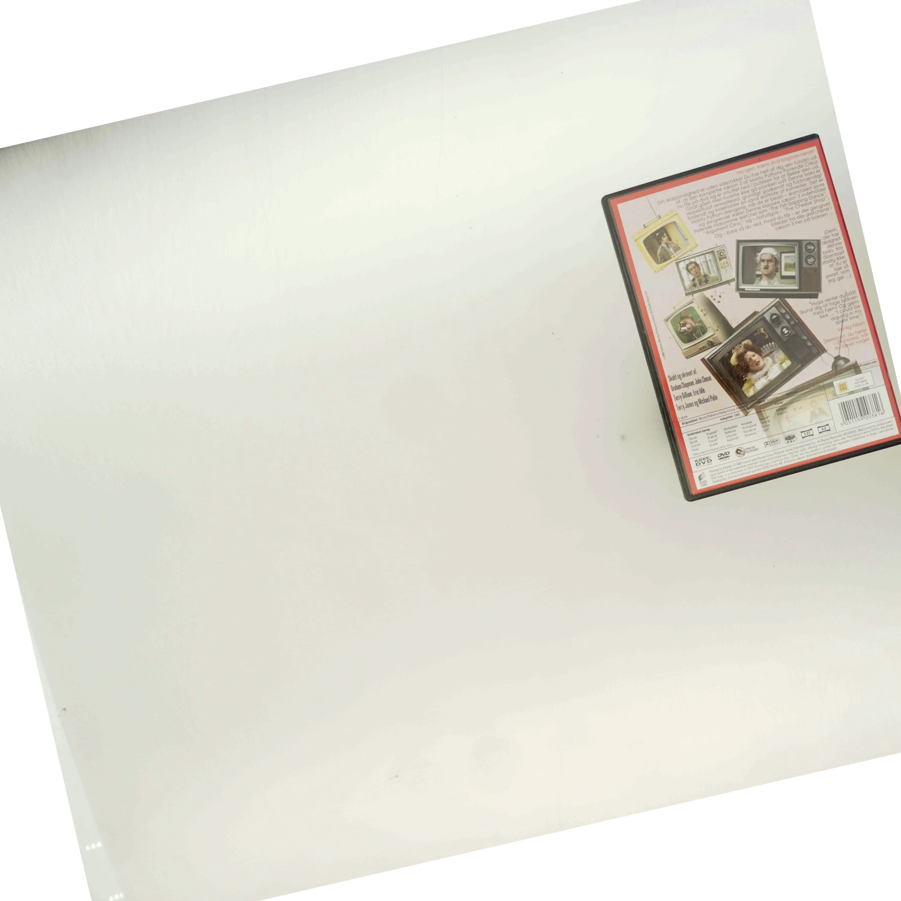 - Monty Python's Flying Circus-s3 med John Cleese (DVD)