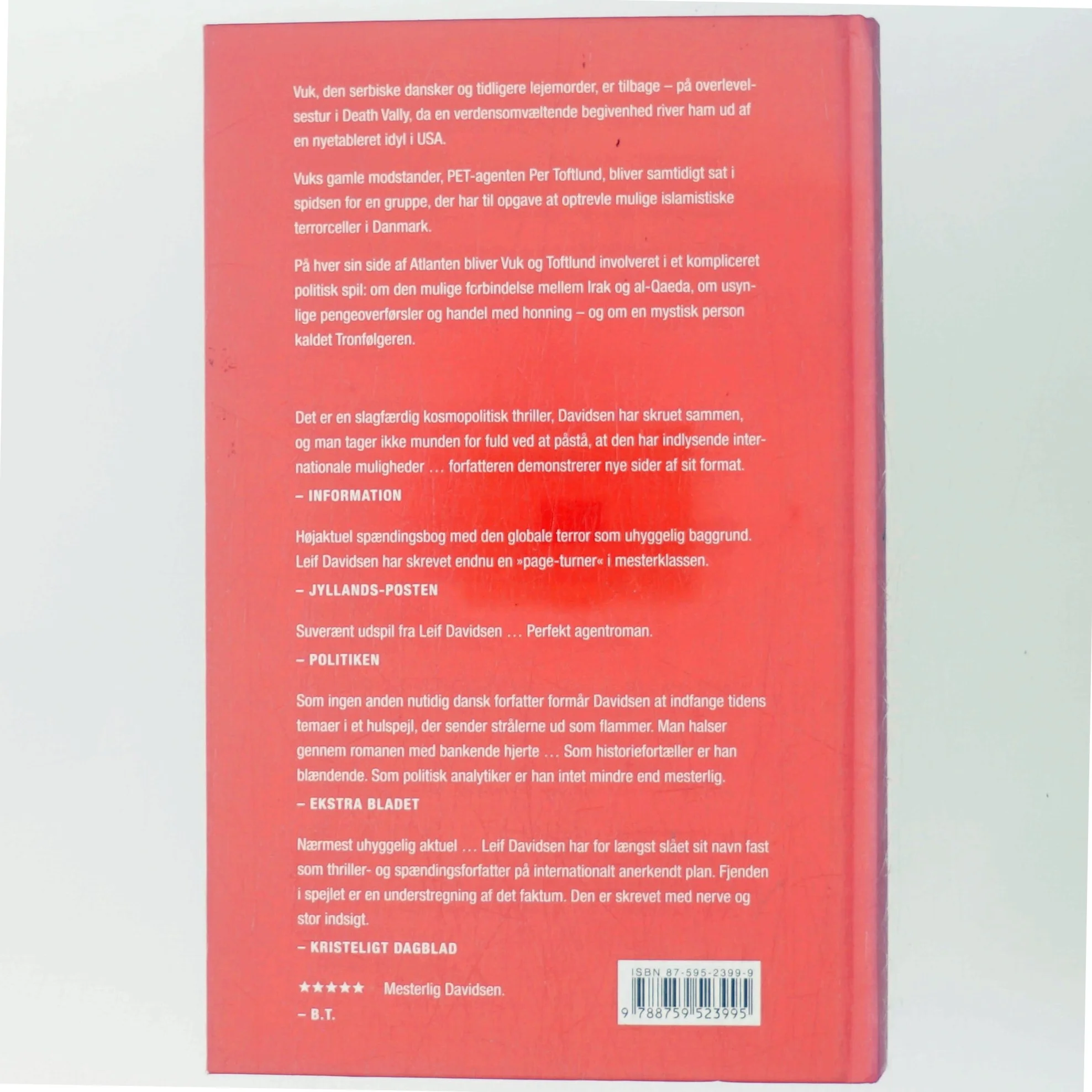 Fjenden i spejlet : roman af Leif Davidsen (Bog)