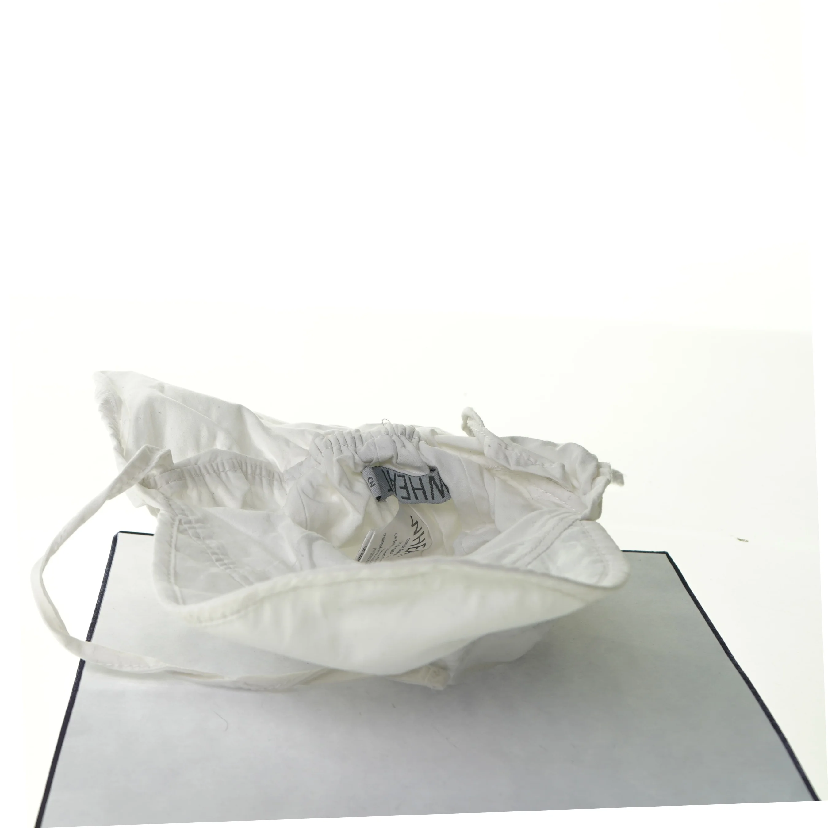 solhat fra Wheat (str. 44)