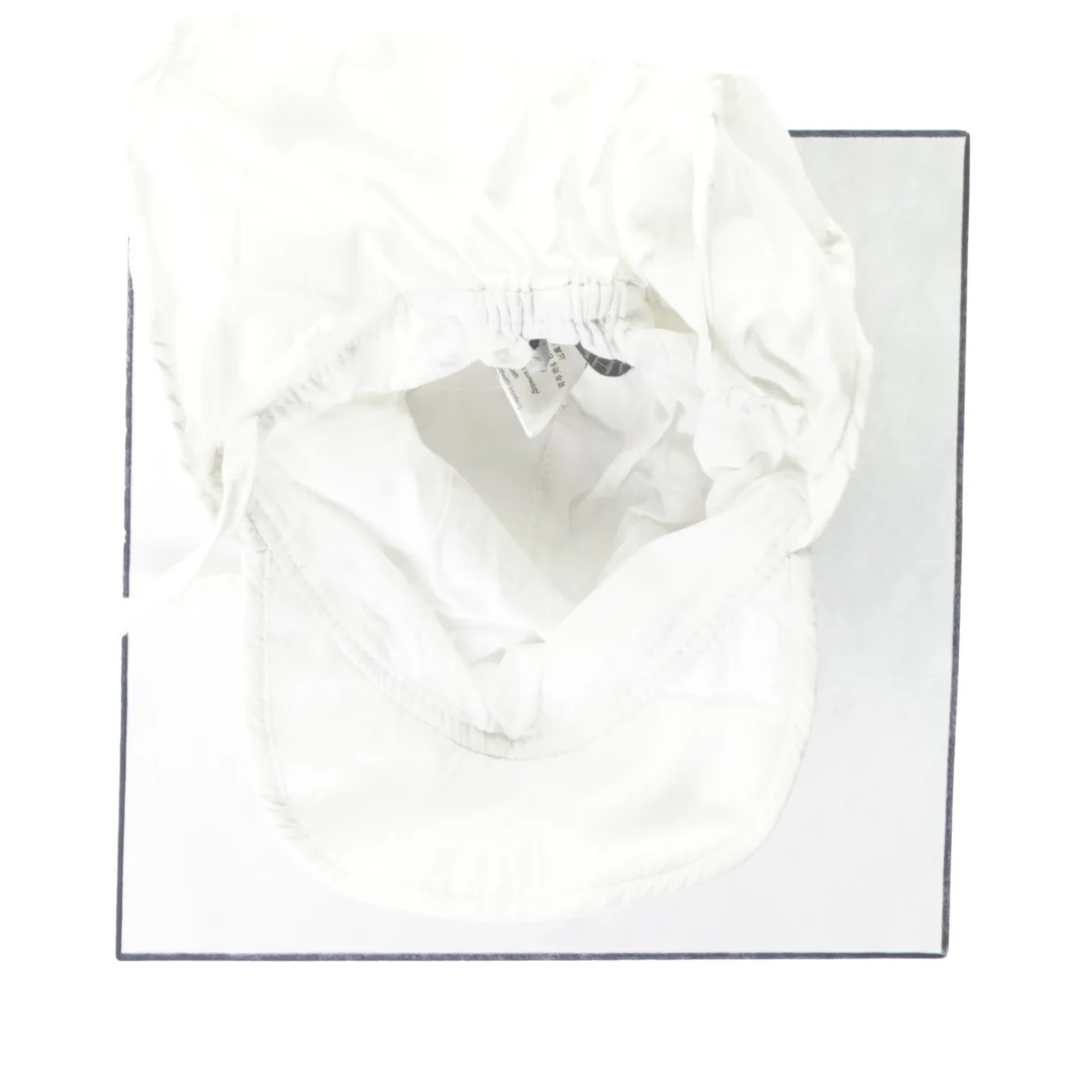 solhat fra Wheat (str. 44)