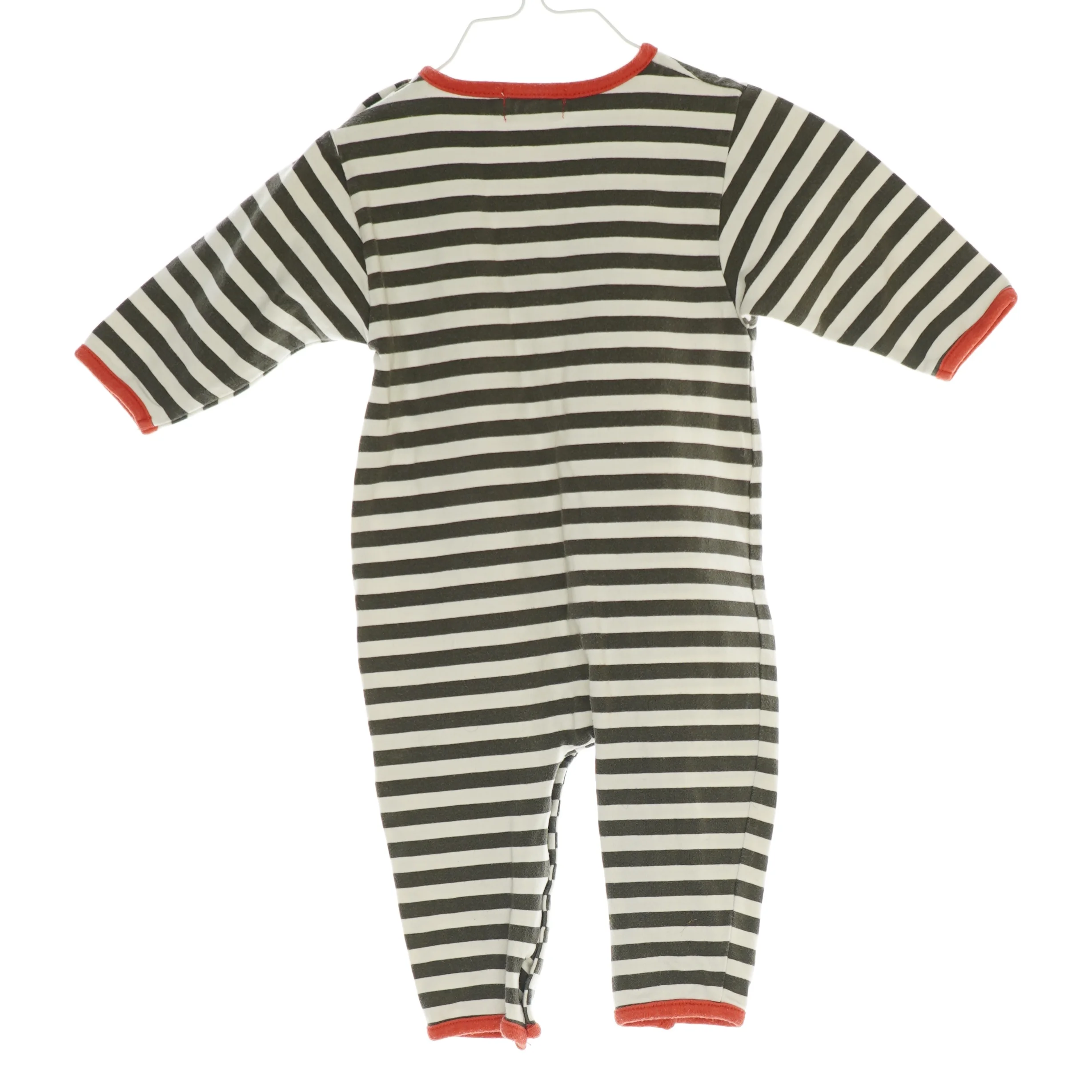 Heldragt med rødt plustegn (str 62 cm)