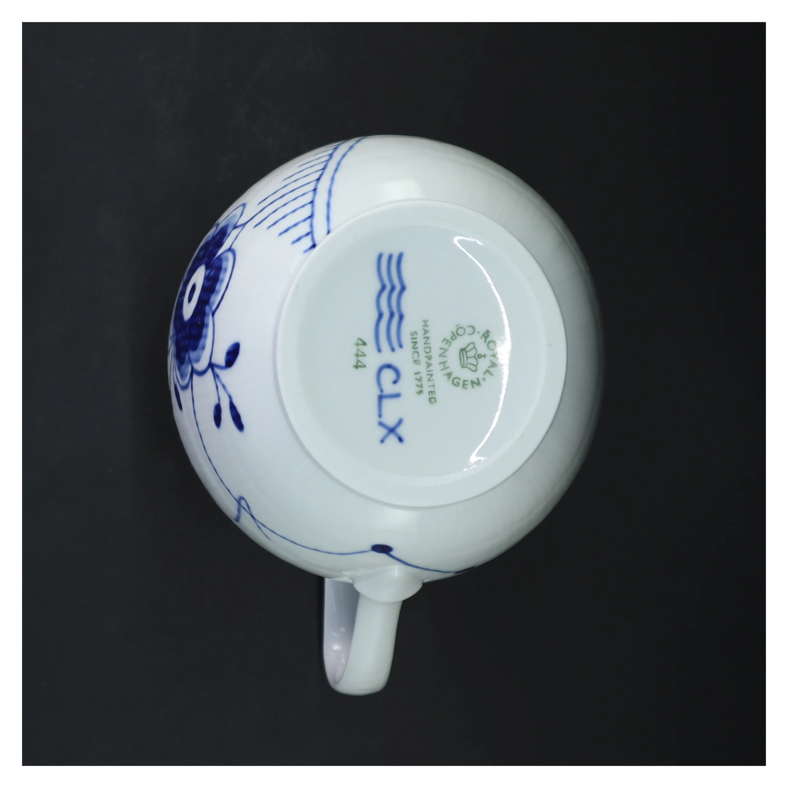 Mega musselmalet kande fra Royal Copenhagen (20 cm høj))