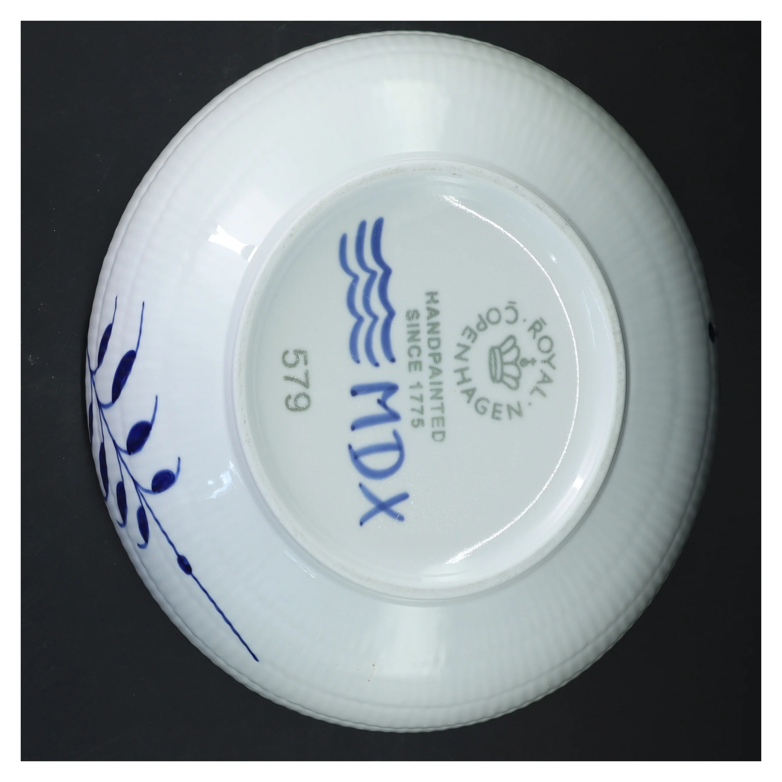 Mega musselmalet skål 24 cm.