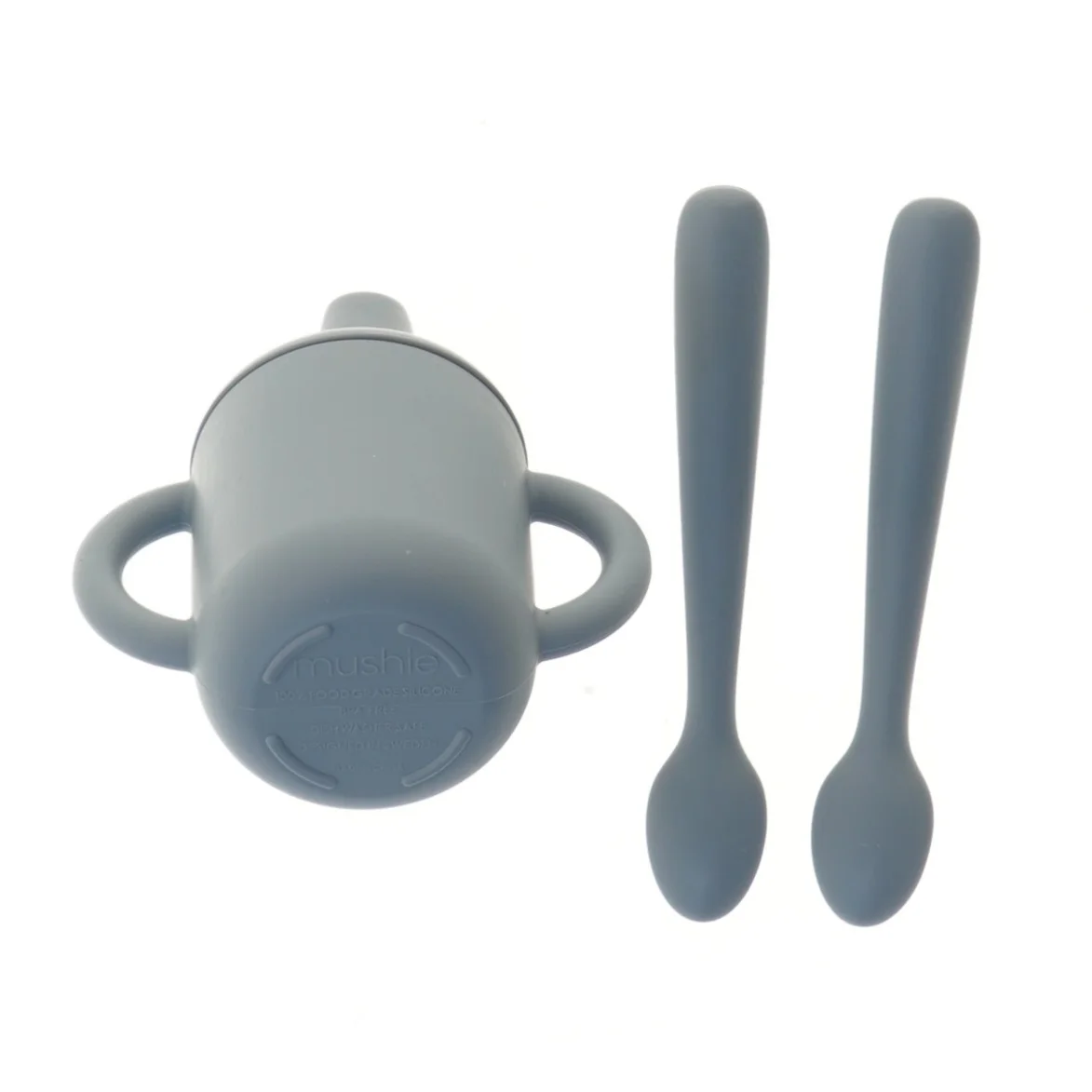 Børnekop og skeer i silikone fra Mushie (str. 11,5 og 16 cm)