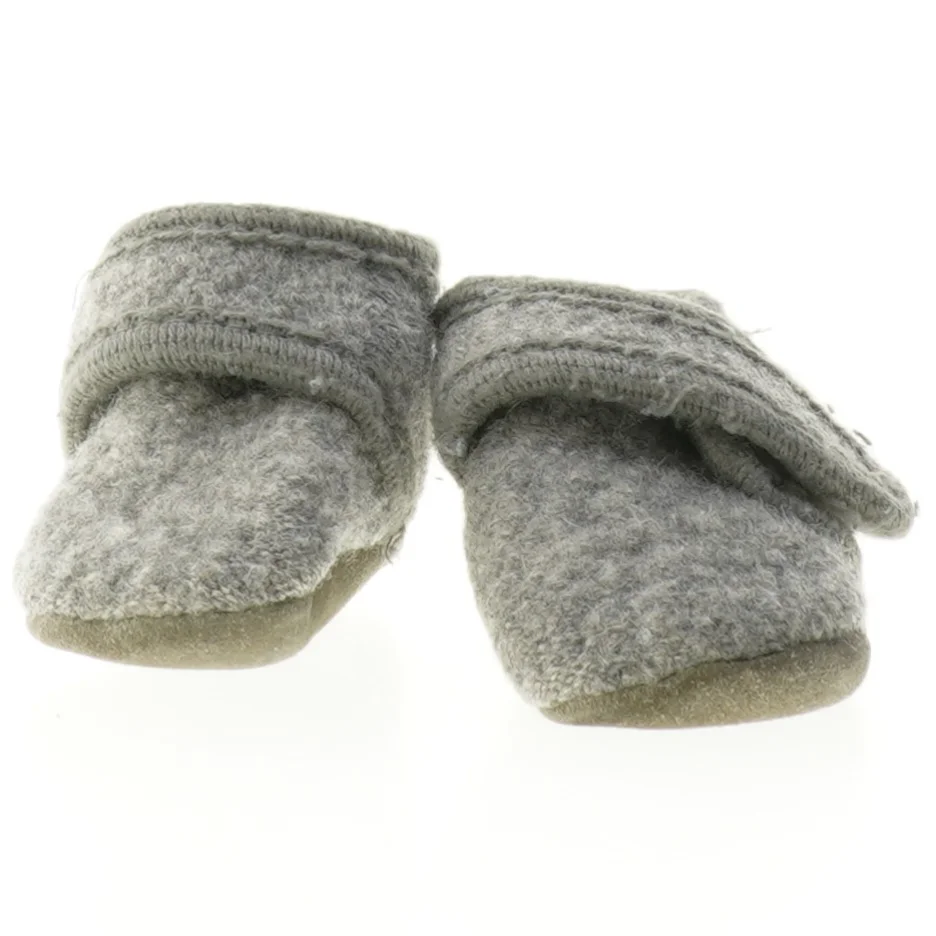 Grå babyfutter i uld fra Melton (str. 12 cm)