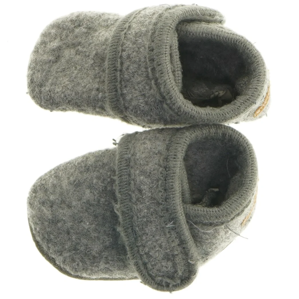 Grå babyfutter i uld fra Melton (str. 12 cm)