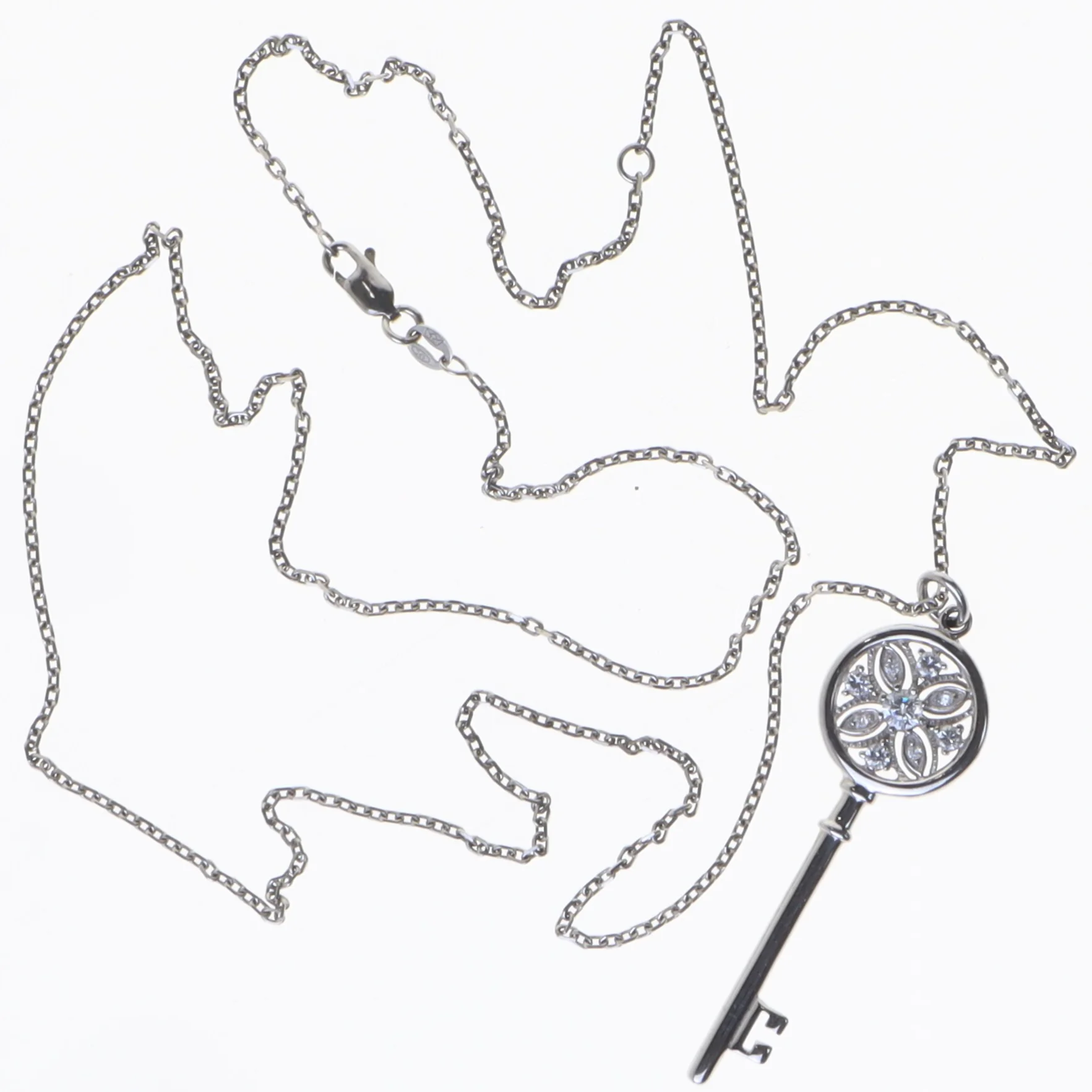 Sølvfarvet nøgle halskæde (str. Ø 21 cm)