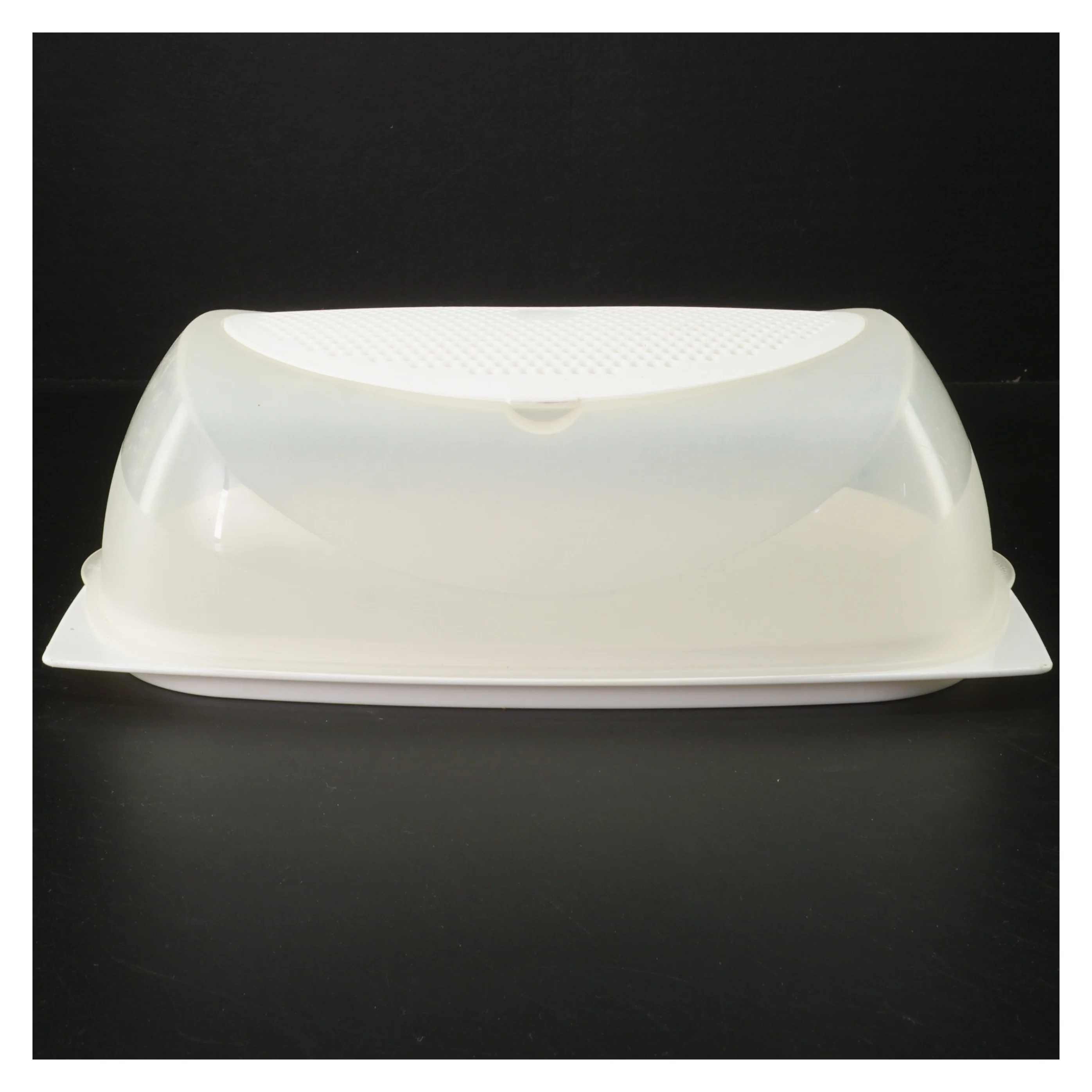 Plastikopbevaringsboks med låg fra Tupperware (str. 10x20x30 cm)