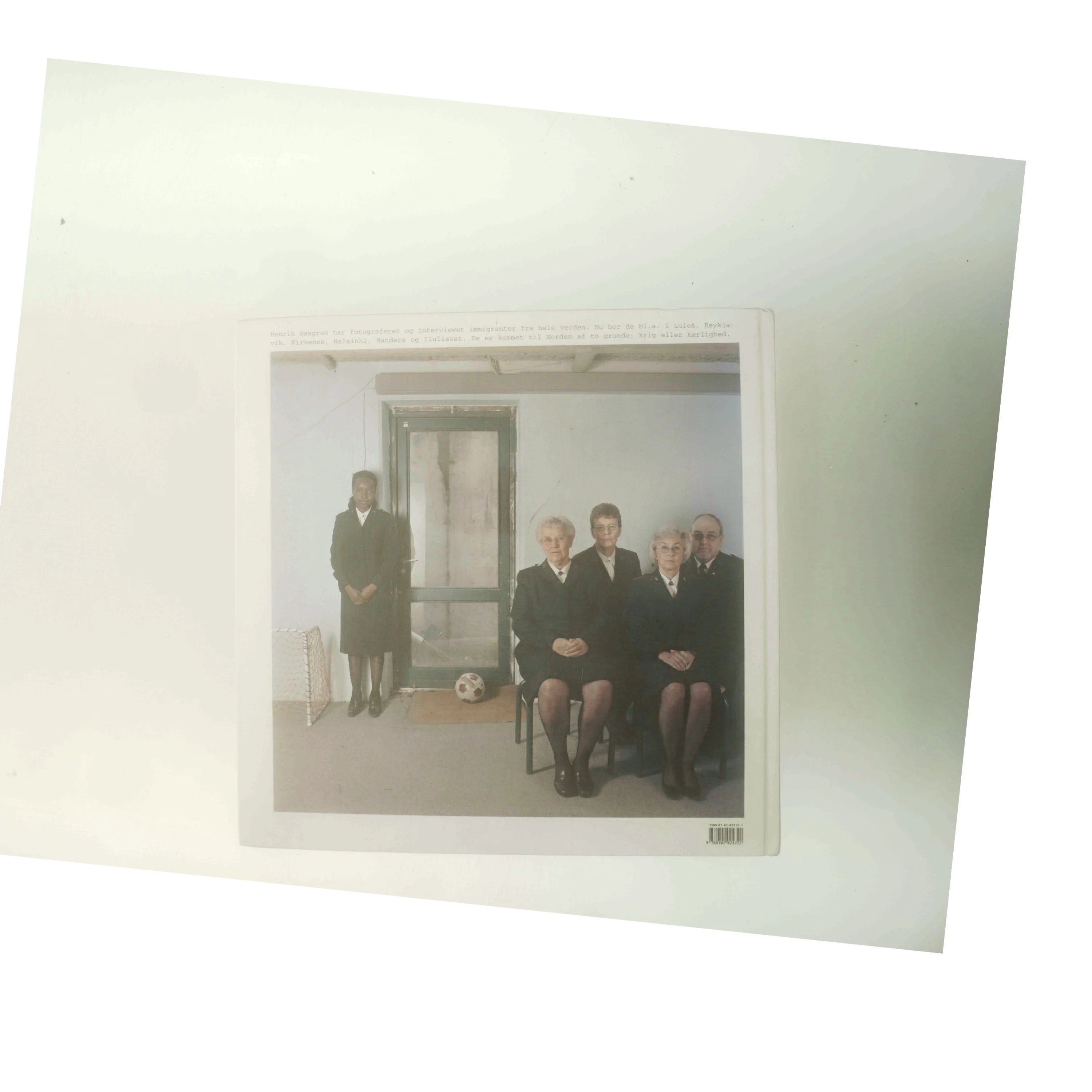 Krig og kærlighed af Henrik Saxgren (Bog)