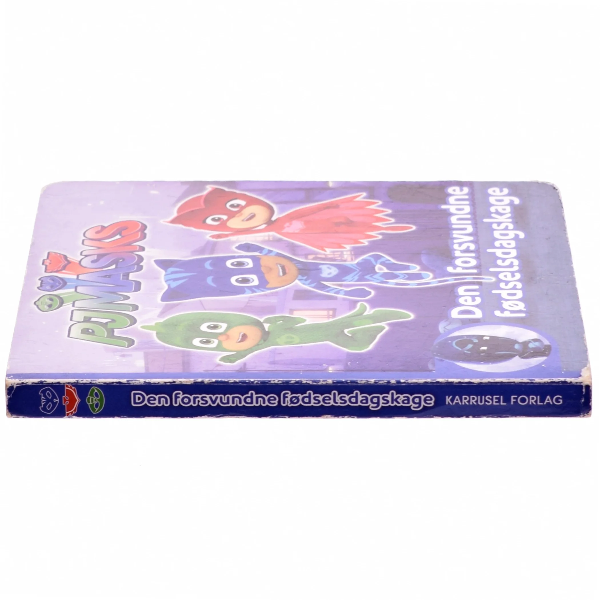 Den forsvundne fødselsdagskage, pyjamas heltene