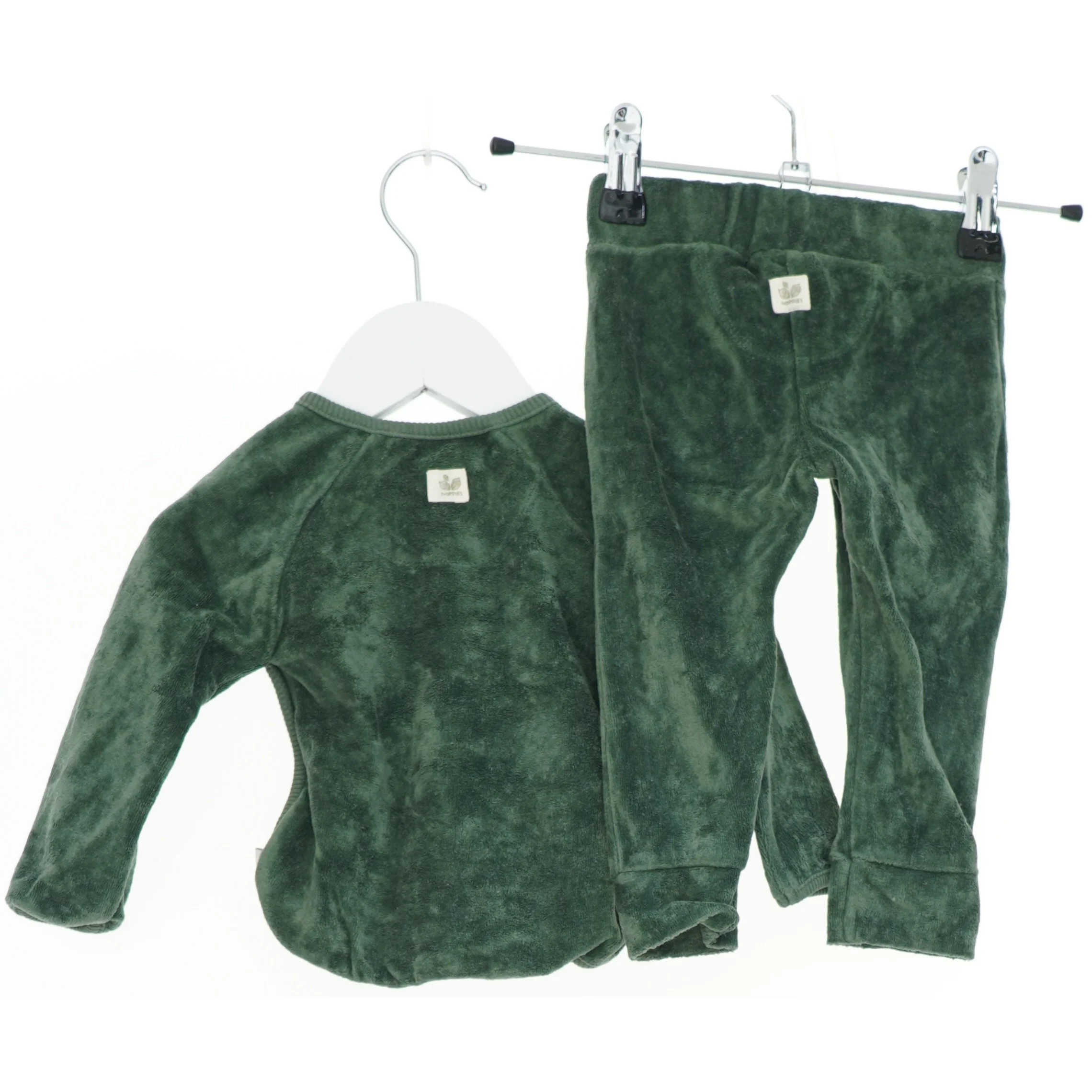 Grønt sæt med trøje og bukser fra Noppies (str. 68)