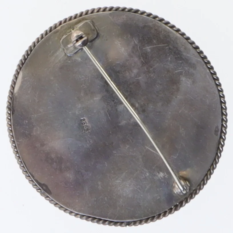 Gammel sølv broche (str. Ø 5 cm)