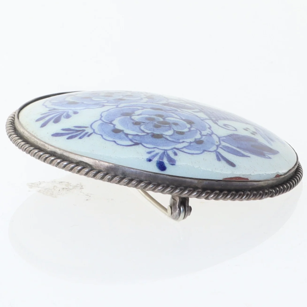 Gammel sølv broche (str. Ø 5 cm)