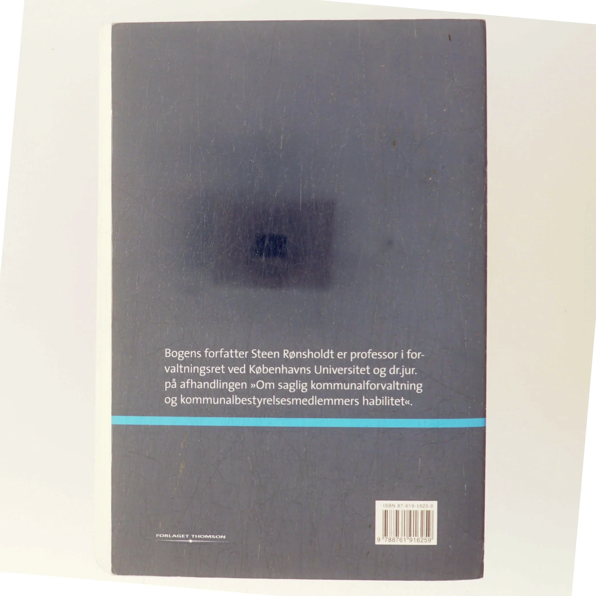 Forvaltningsret : retssikkerhed, proces, sagsbehandling af Steen Rønsholdt (Bog)