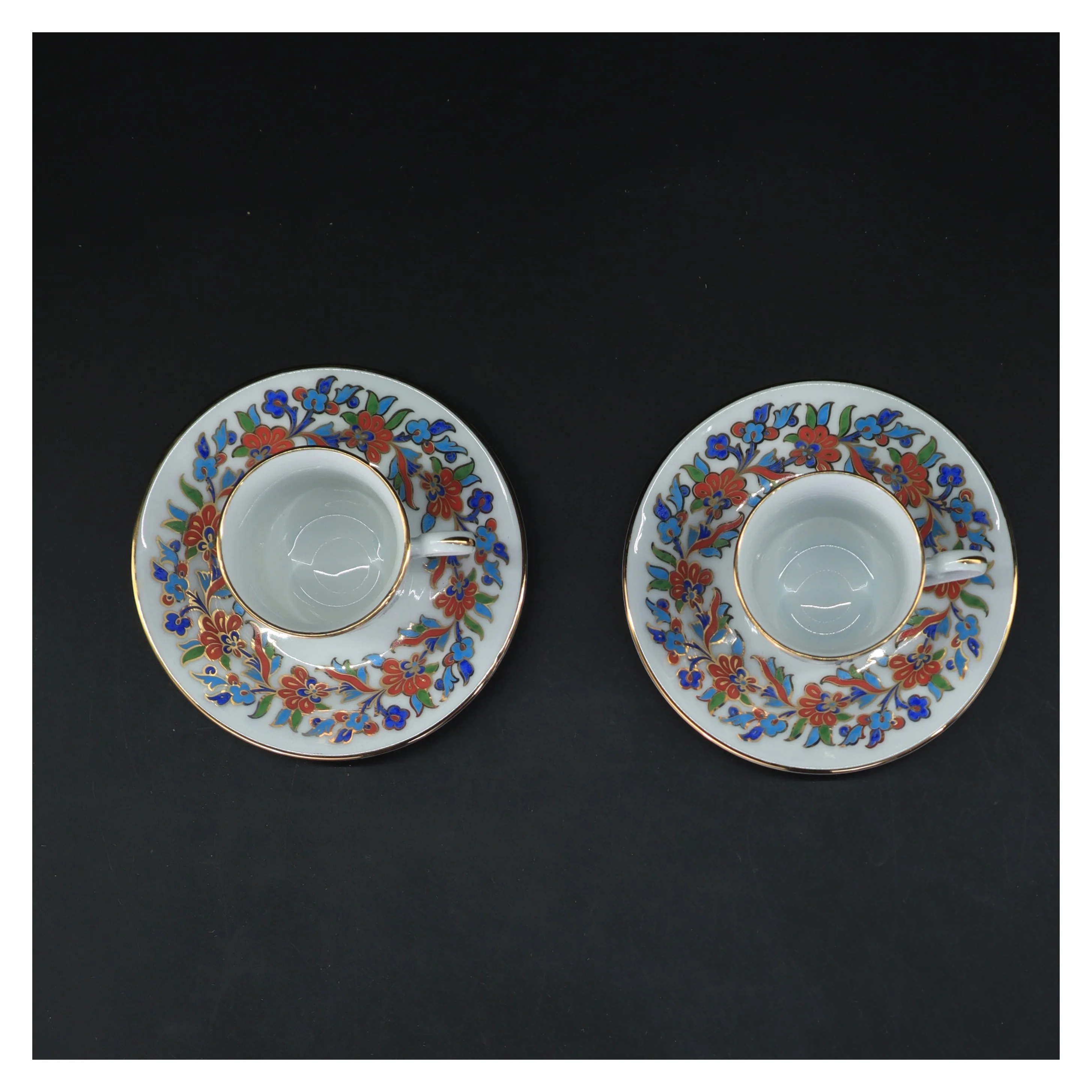 Porcelæns kaffekop sæt med tallerkener fra Kutahya (str. Ø 11,5& 5,5 cm)