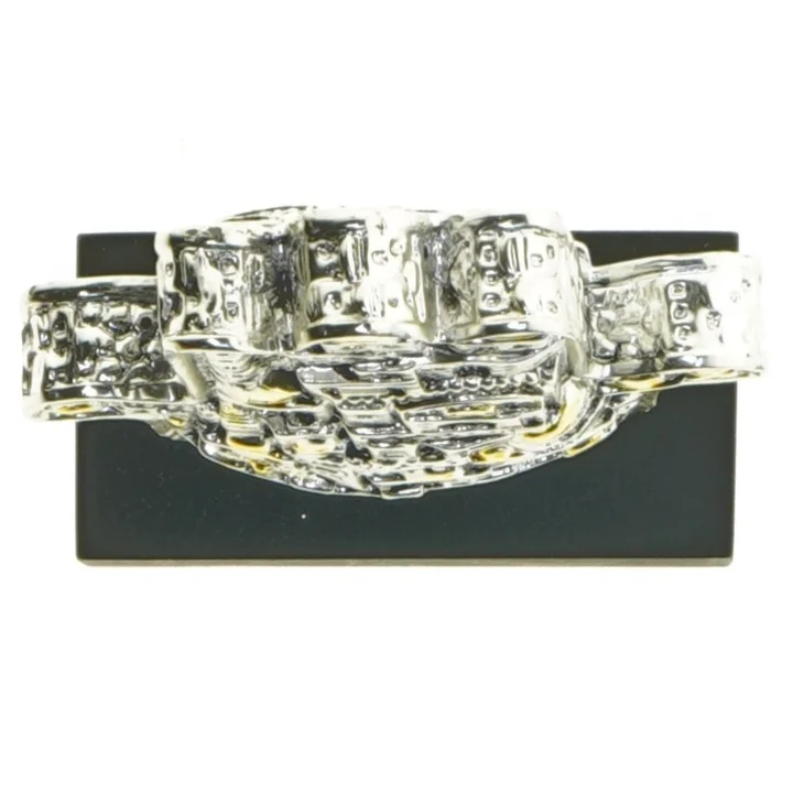 Dekoration på sokkel fra H.Karshi (str. 14 cm)