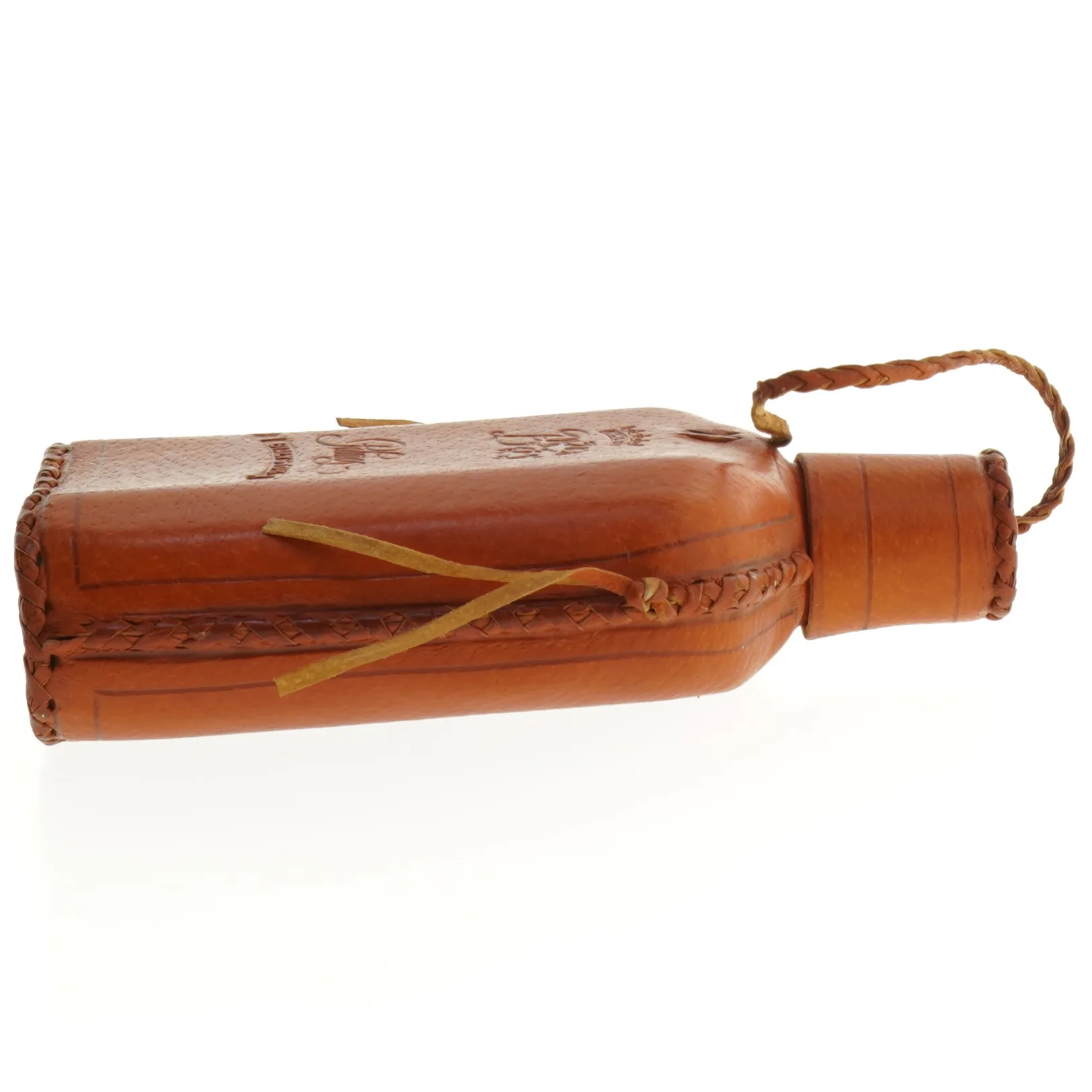 Læder betrukket flaske med bæltestrop fra Palmos (str. 20 x 12 tm)