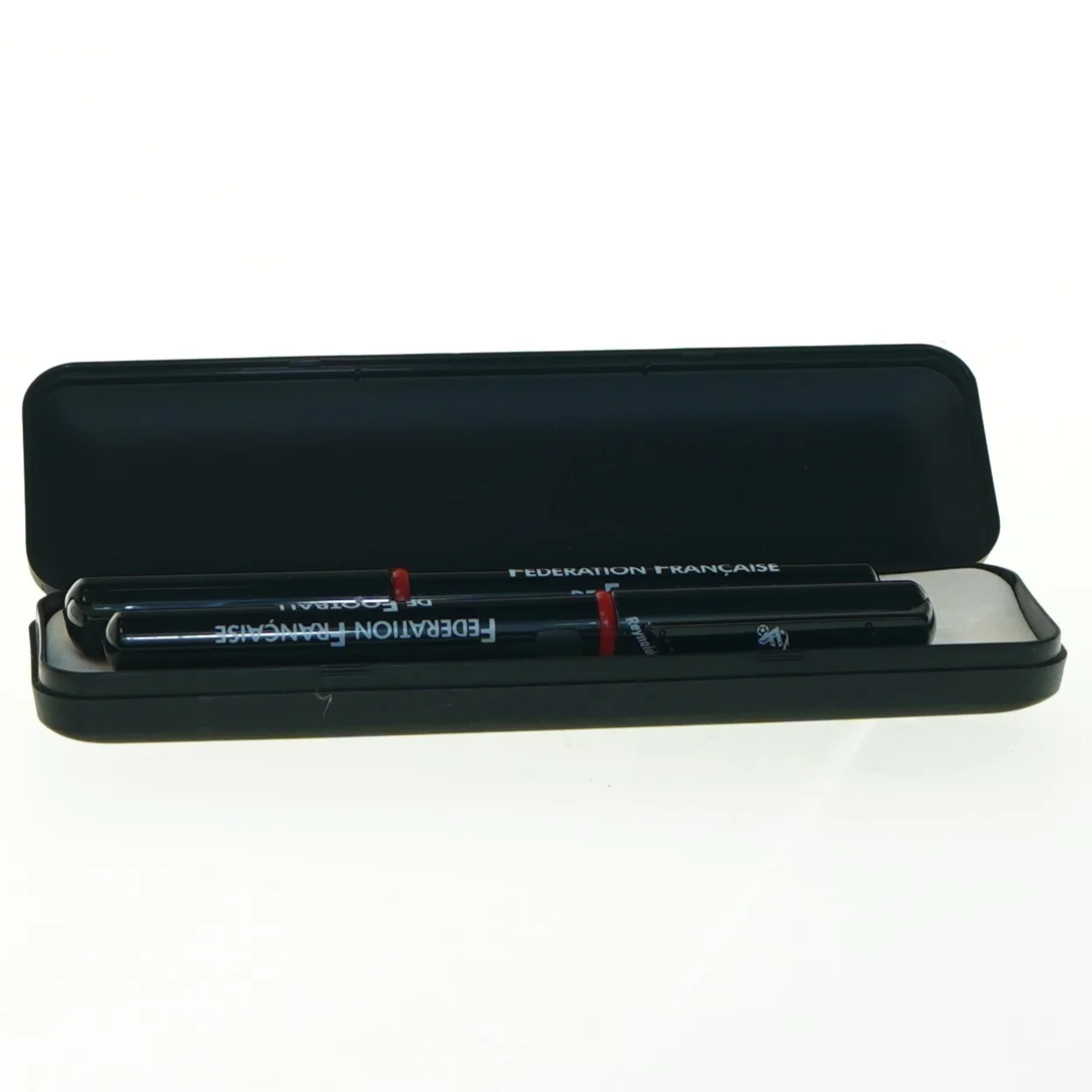 Pen-etui med kuglepenne (str. 17x5x2,5 cm)