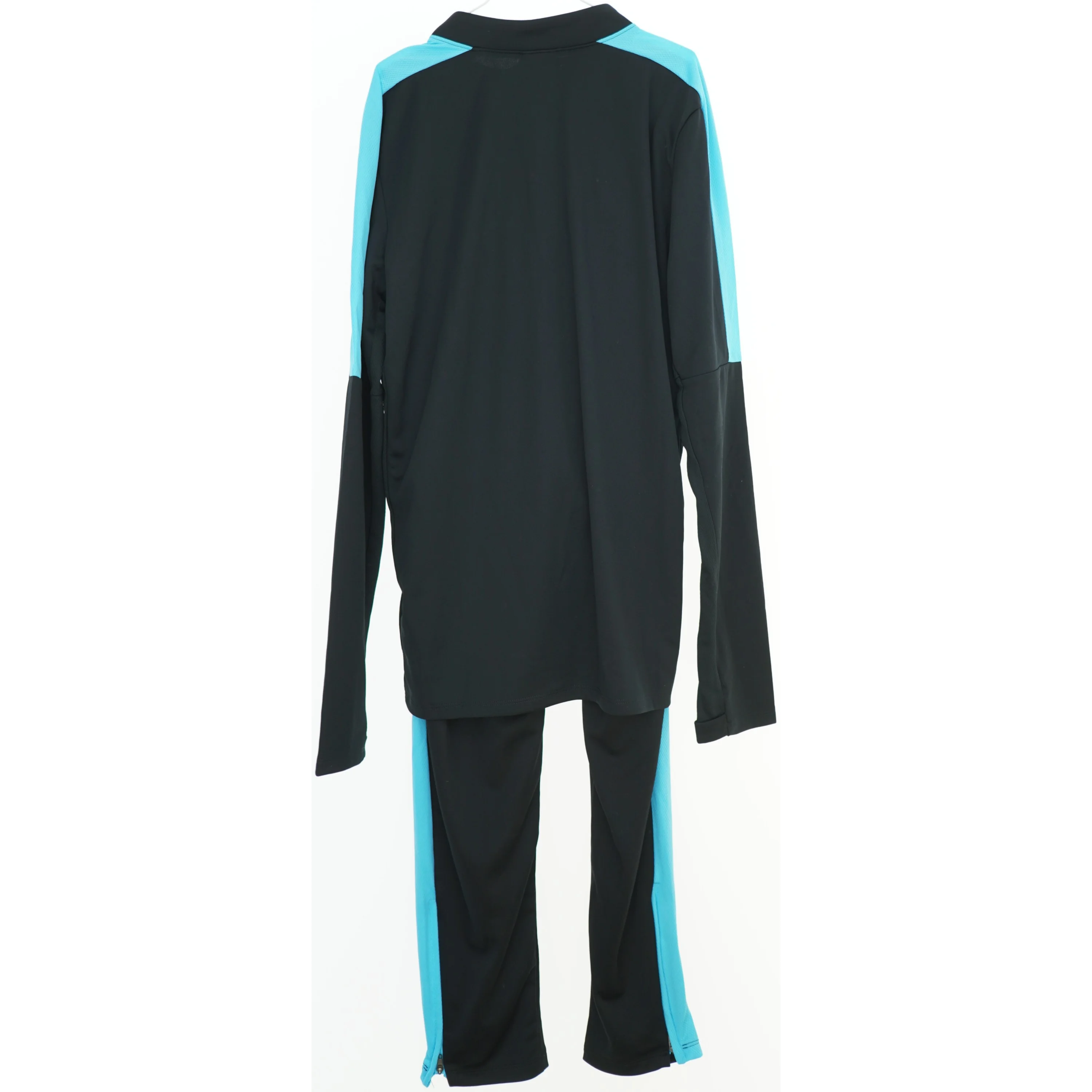 Sort og blå Nike træningssæt fra Nike (str. L)