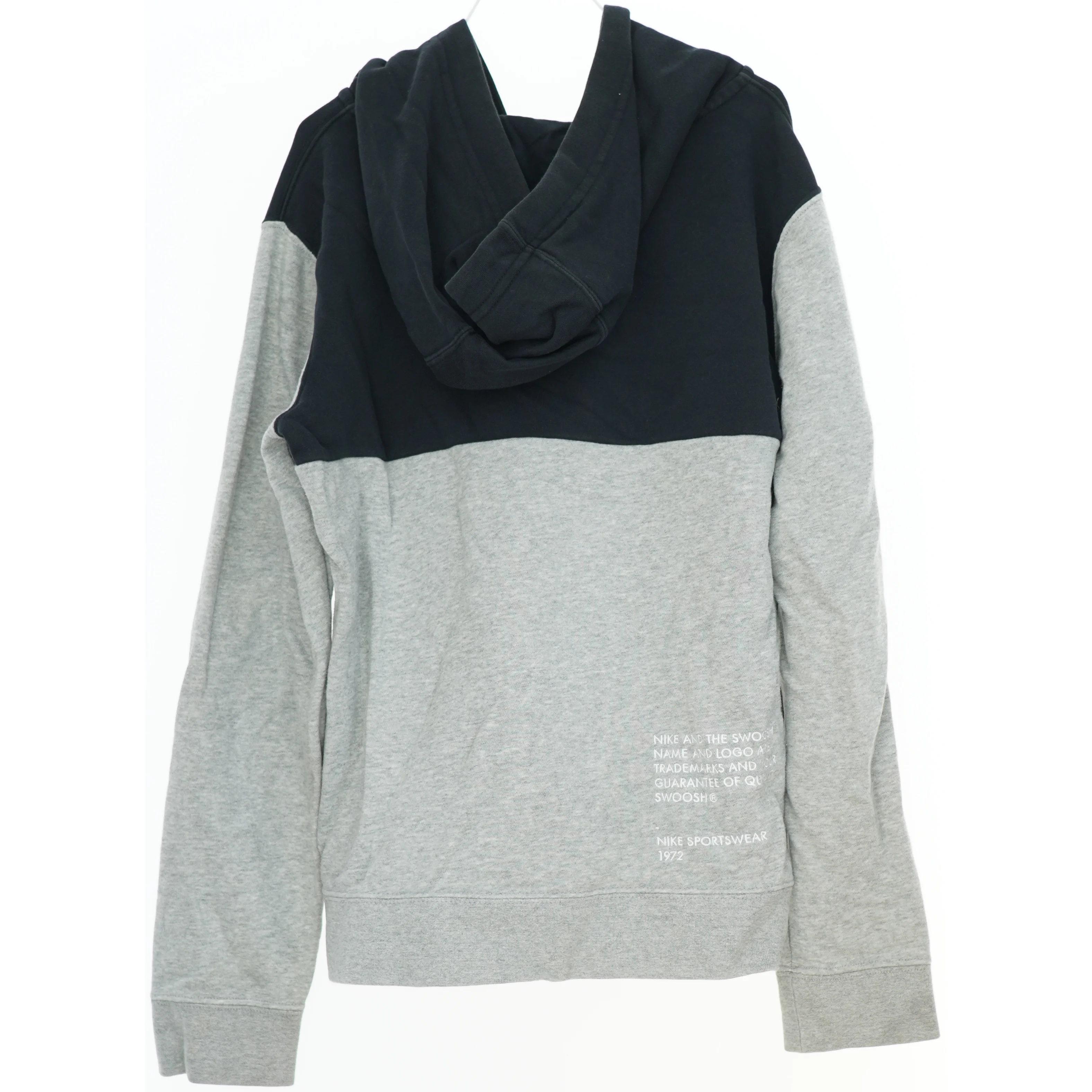 Nike hættetrøje i grå og sort fra Nike (str. L)