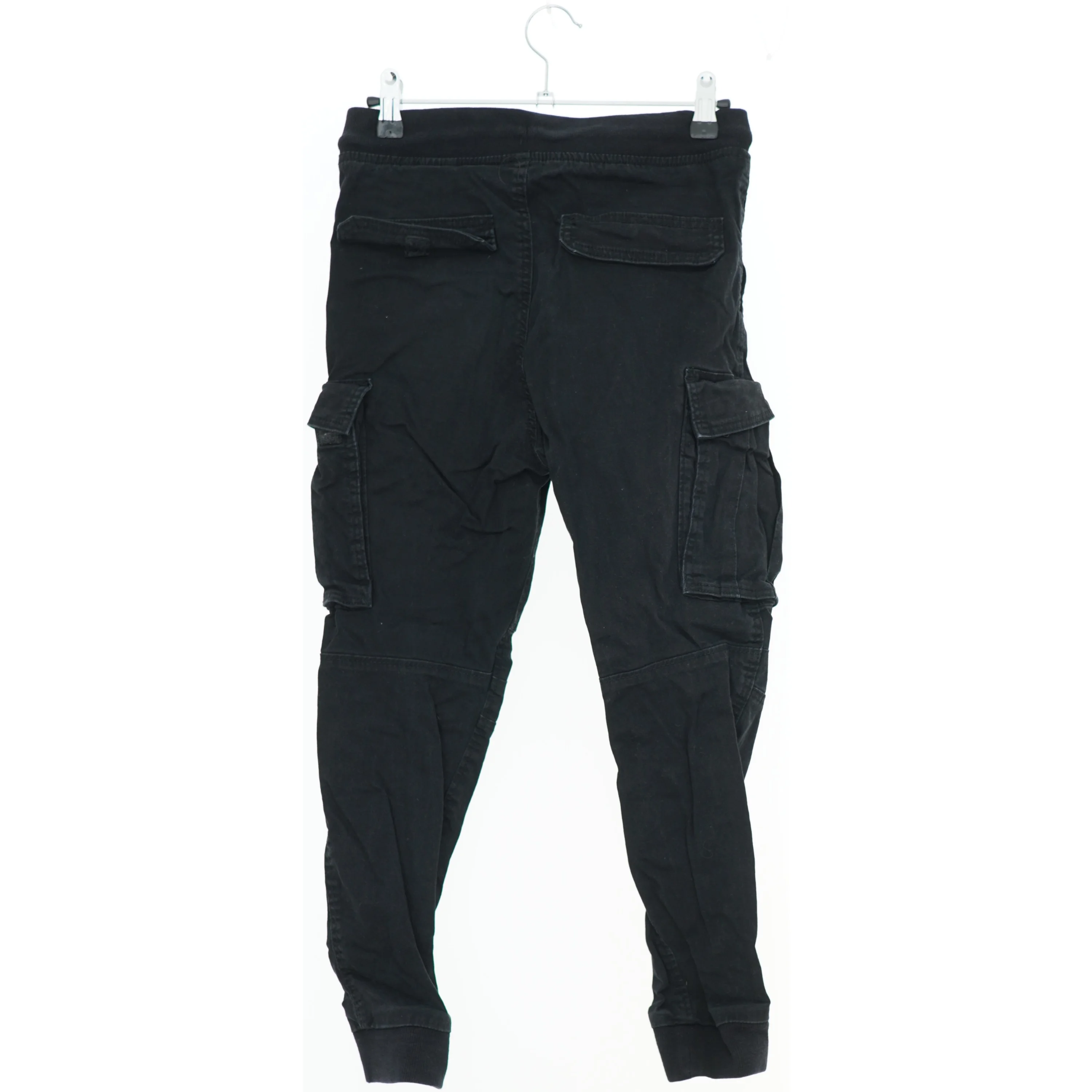 Cargo Bukser fra H&M (str. 140)