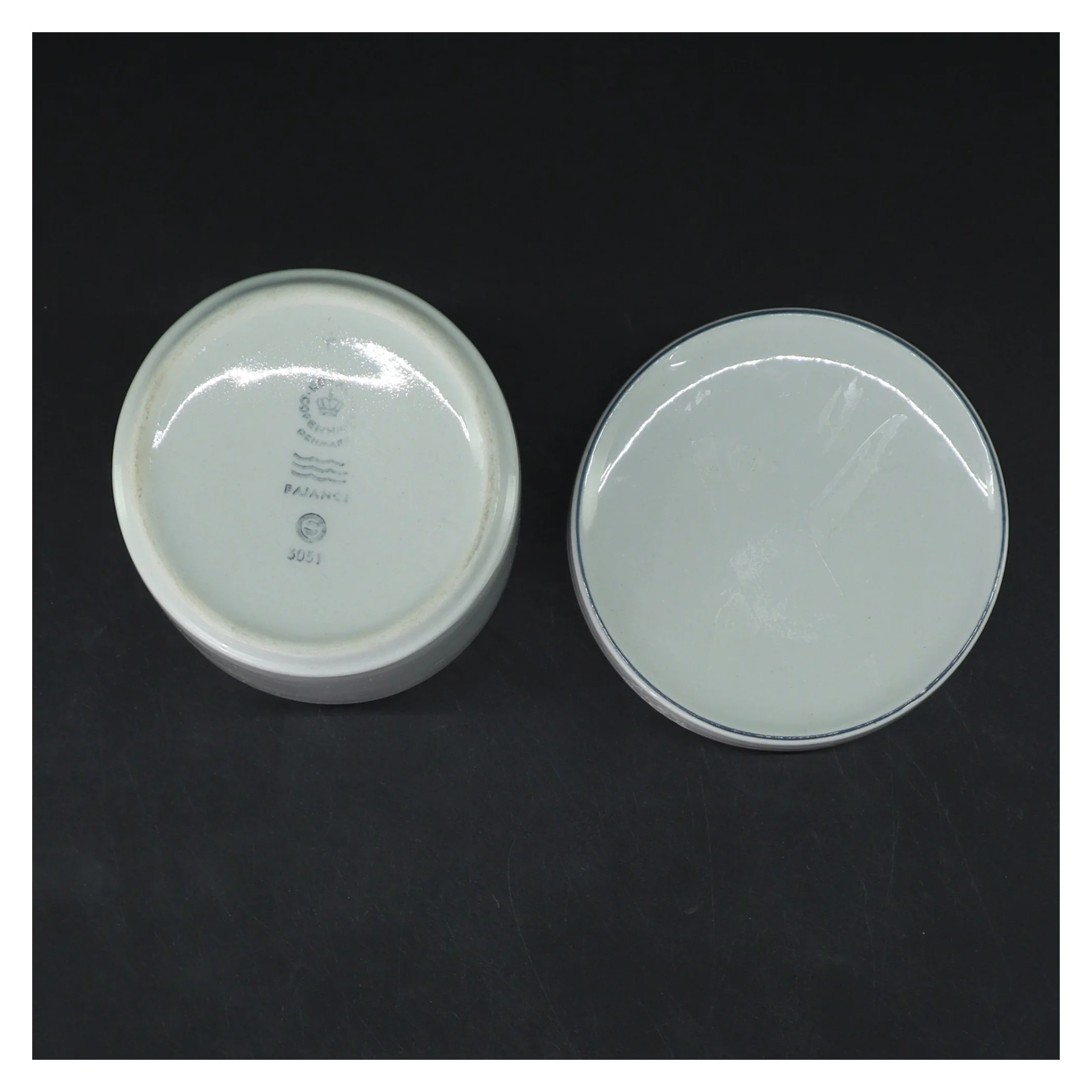 Blåkant sukkerskål med låg fra Royal Copenhagen (str. Ø 8,5 cm højde 8 cm)