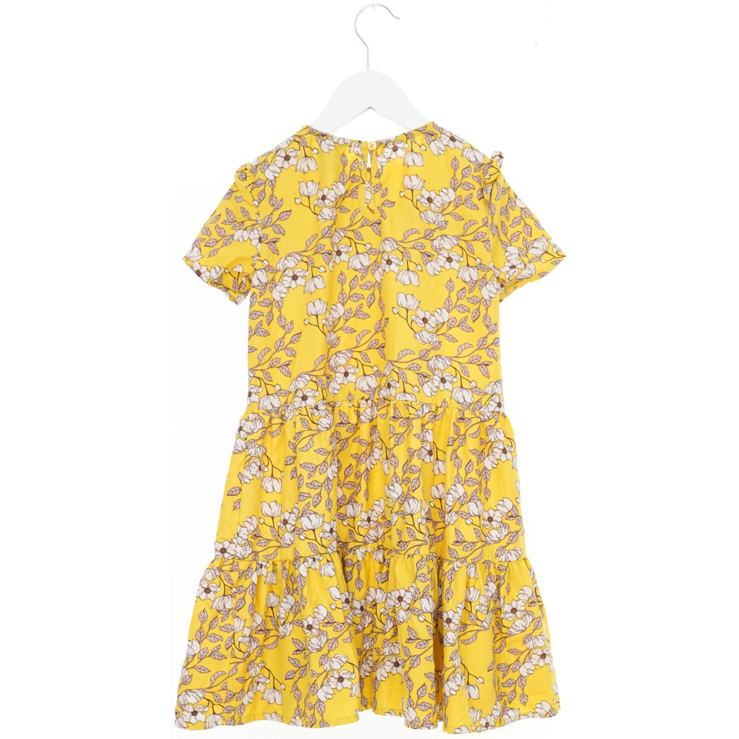 Sommerkjole med blomsterprint fra VRS (str. 116)