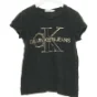 T-Shirt fra Calvin Klein (str. 152 cm)