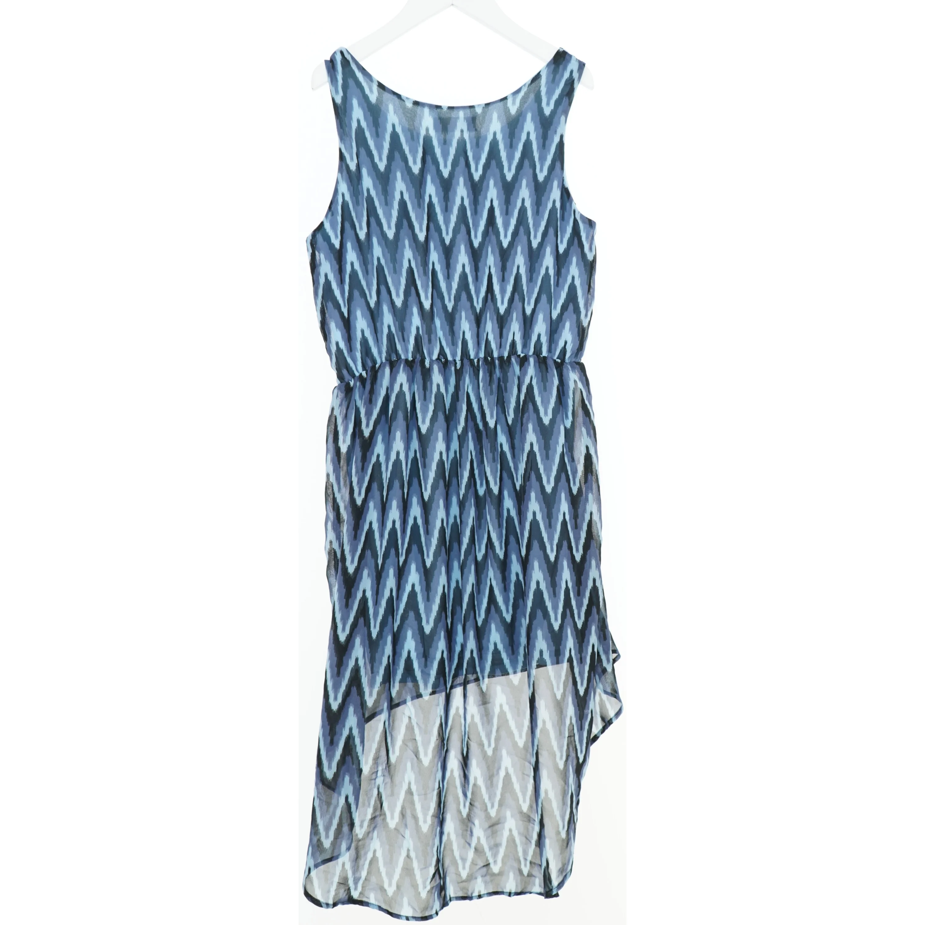 Ærmeløs kjole med mønster fra H&M (str. 152)