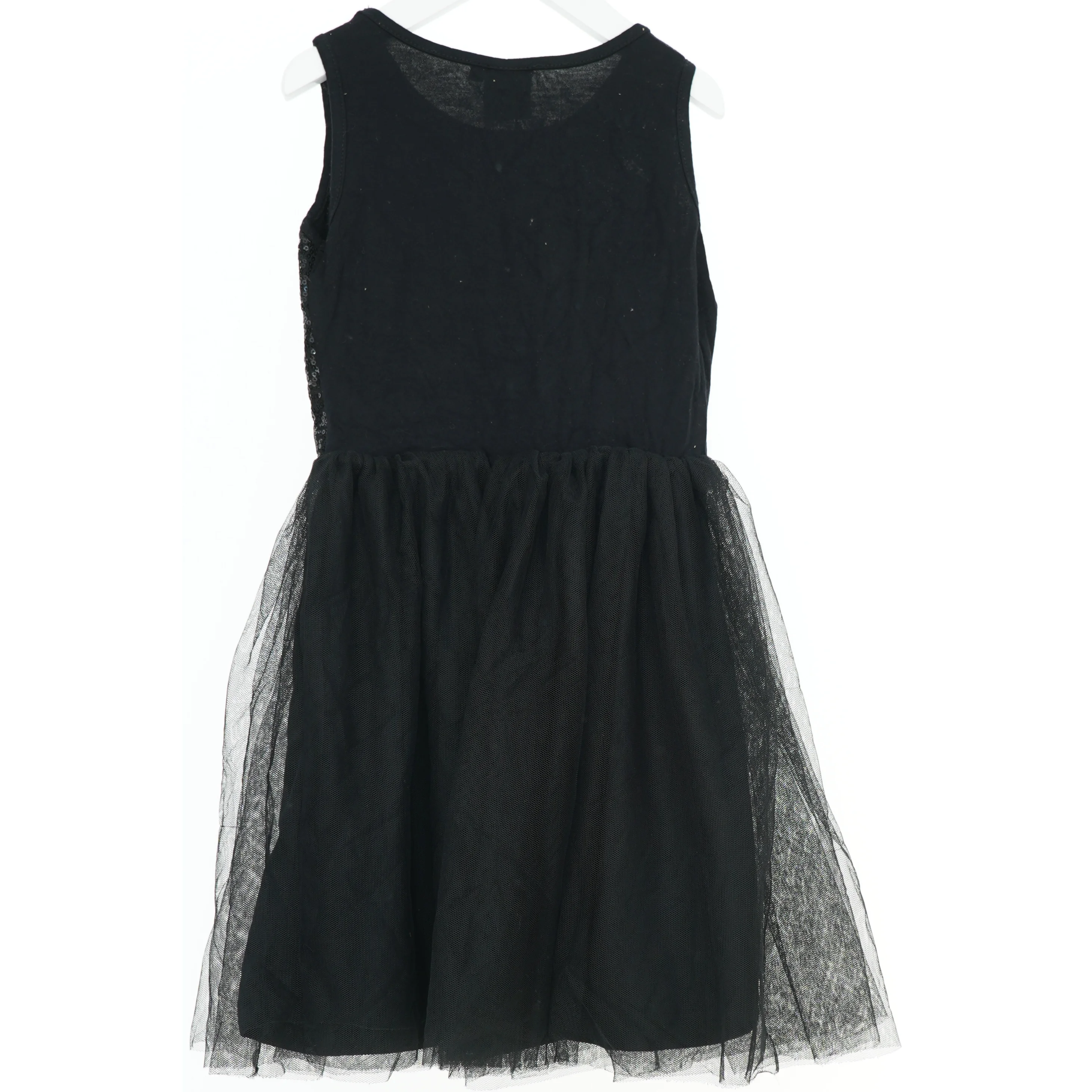Sort kjole med glimmer og tyl fra VRS (str. 110)