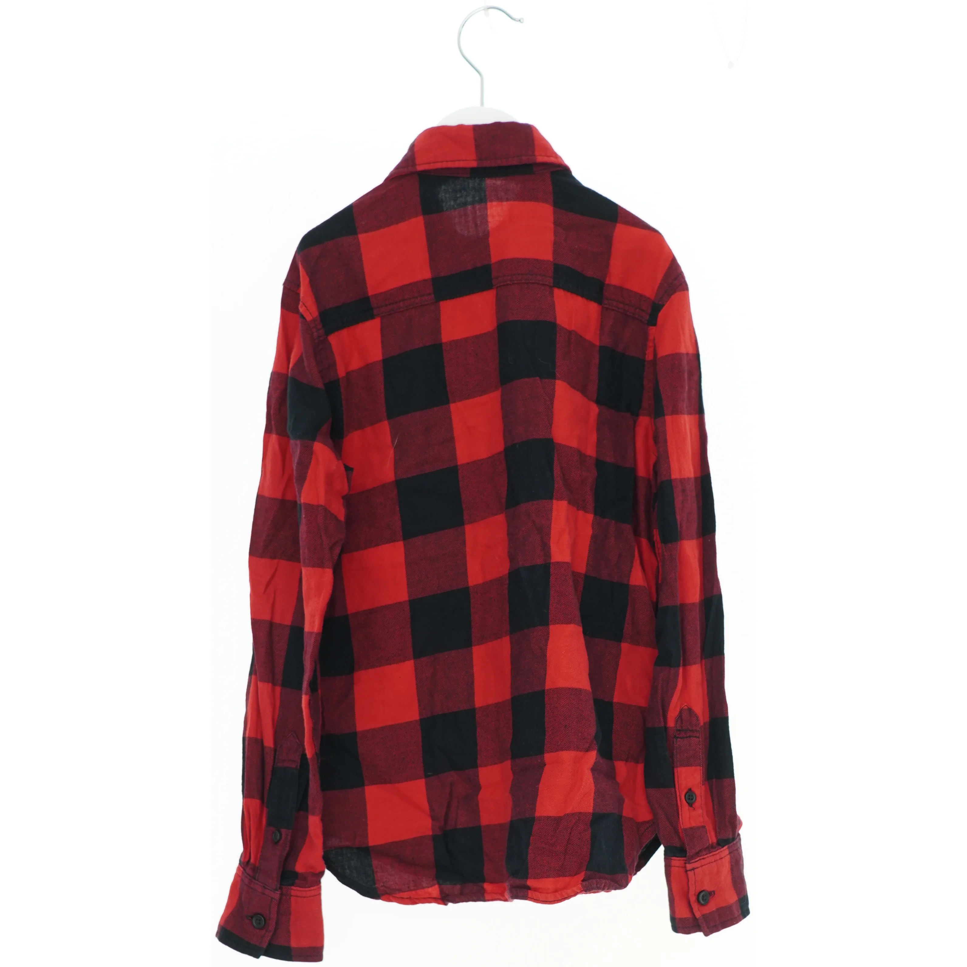 Rød og sort ternet skjorte fra H&M (str. 134)