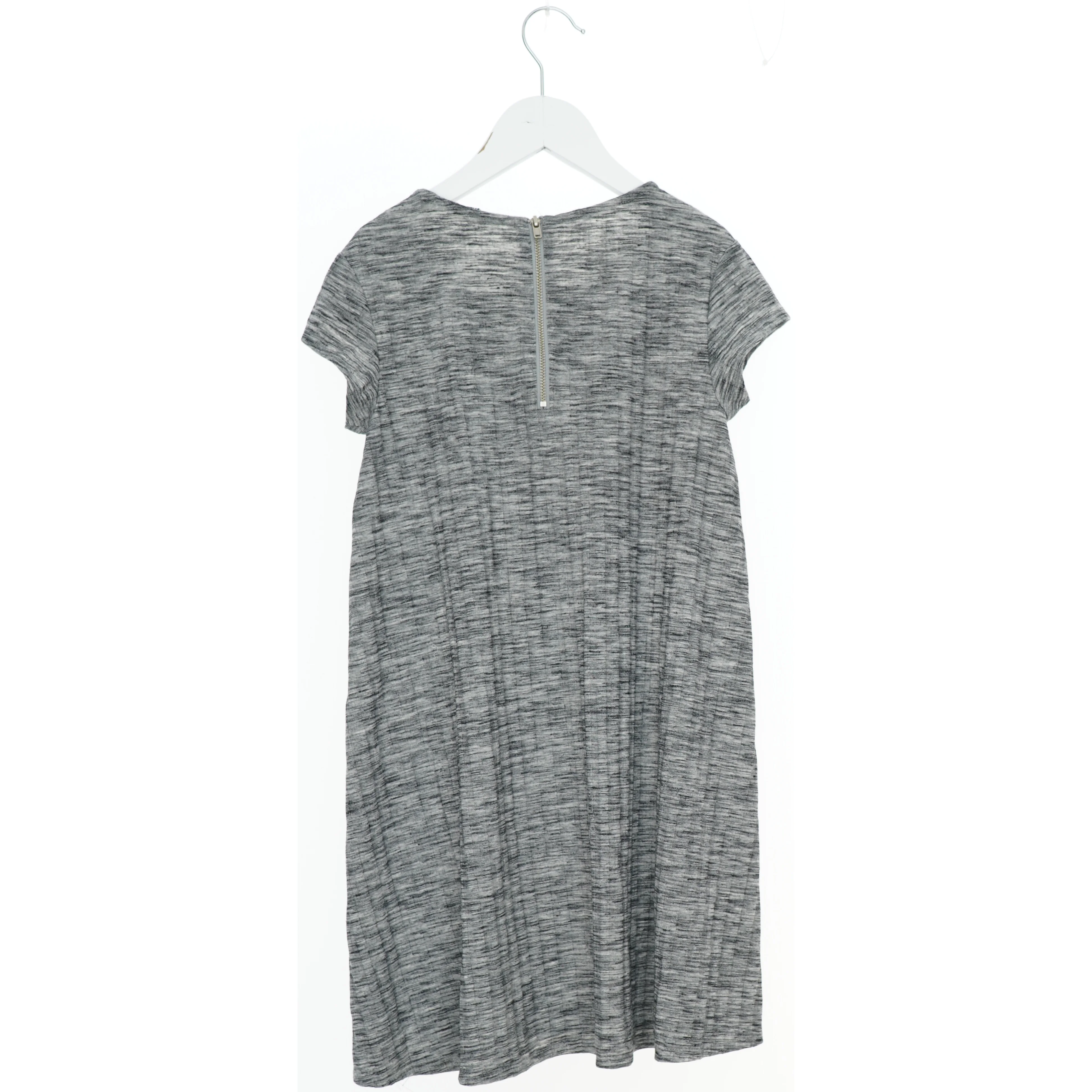 Kjole med korte ærmer fra H&M (str. 140)