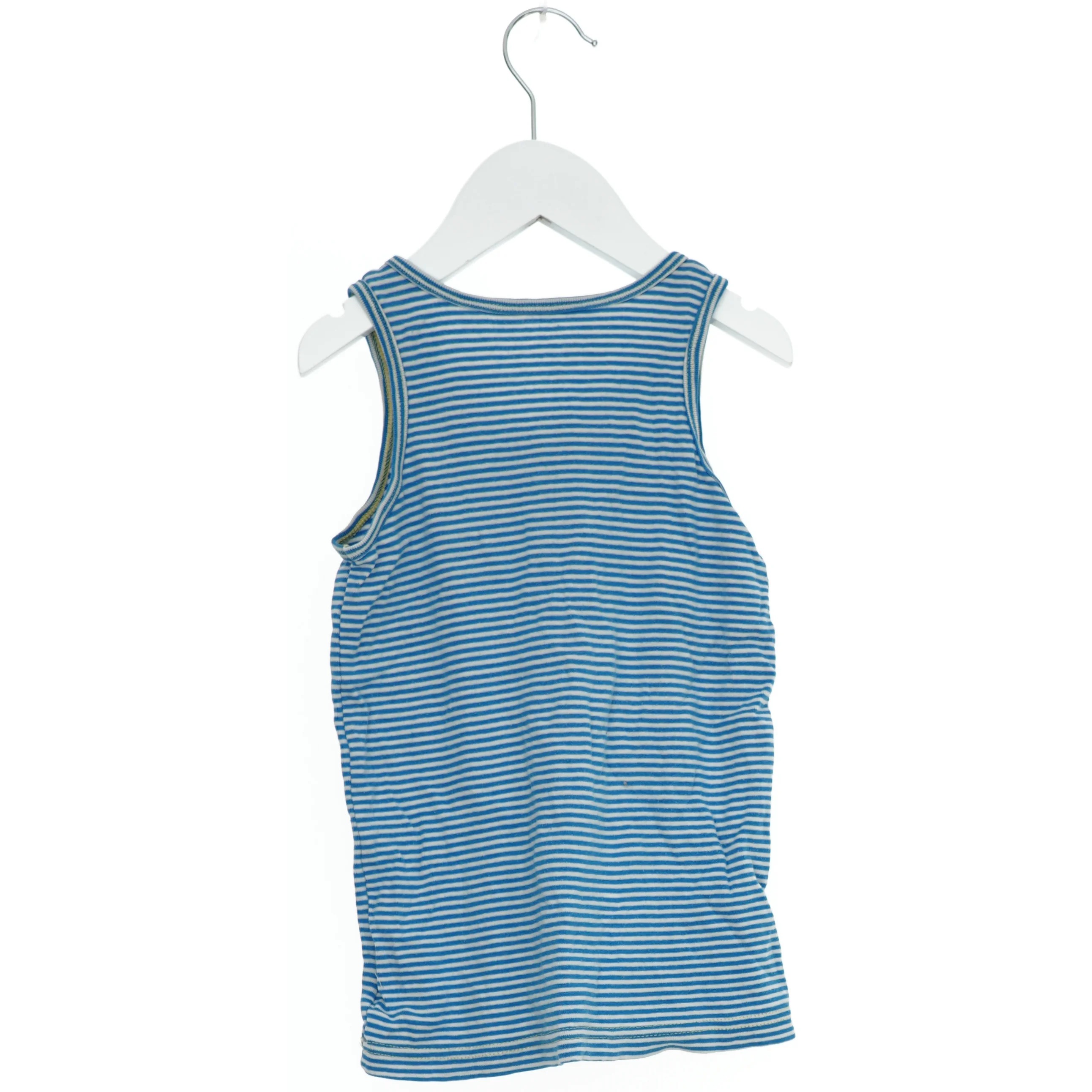 Blå og hvid stribet tanktop med traktormotiv (str. 116)