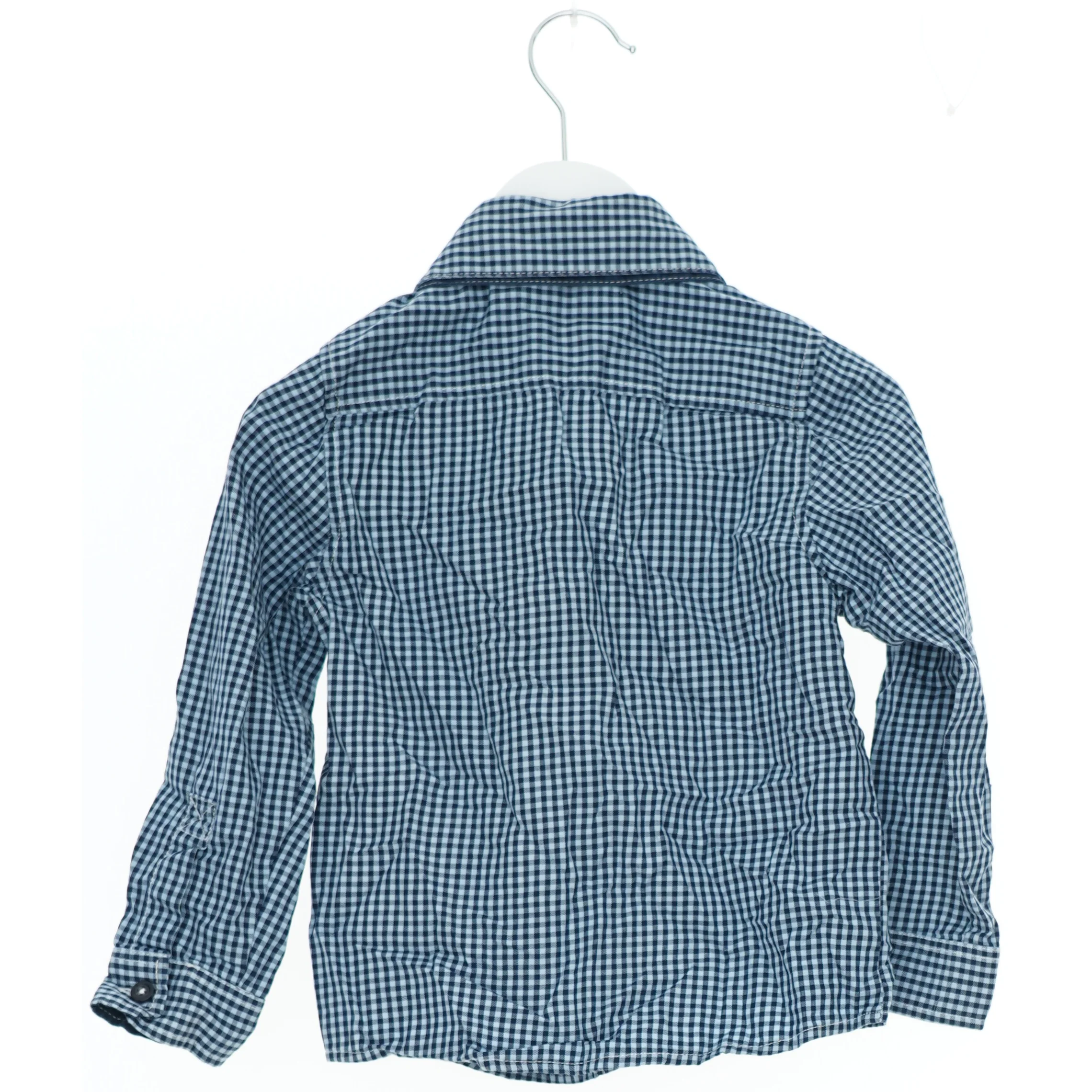 Skjorte med ternet mønster fra Name It (str. 98)