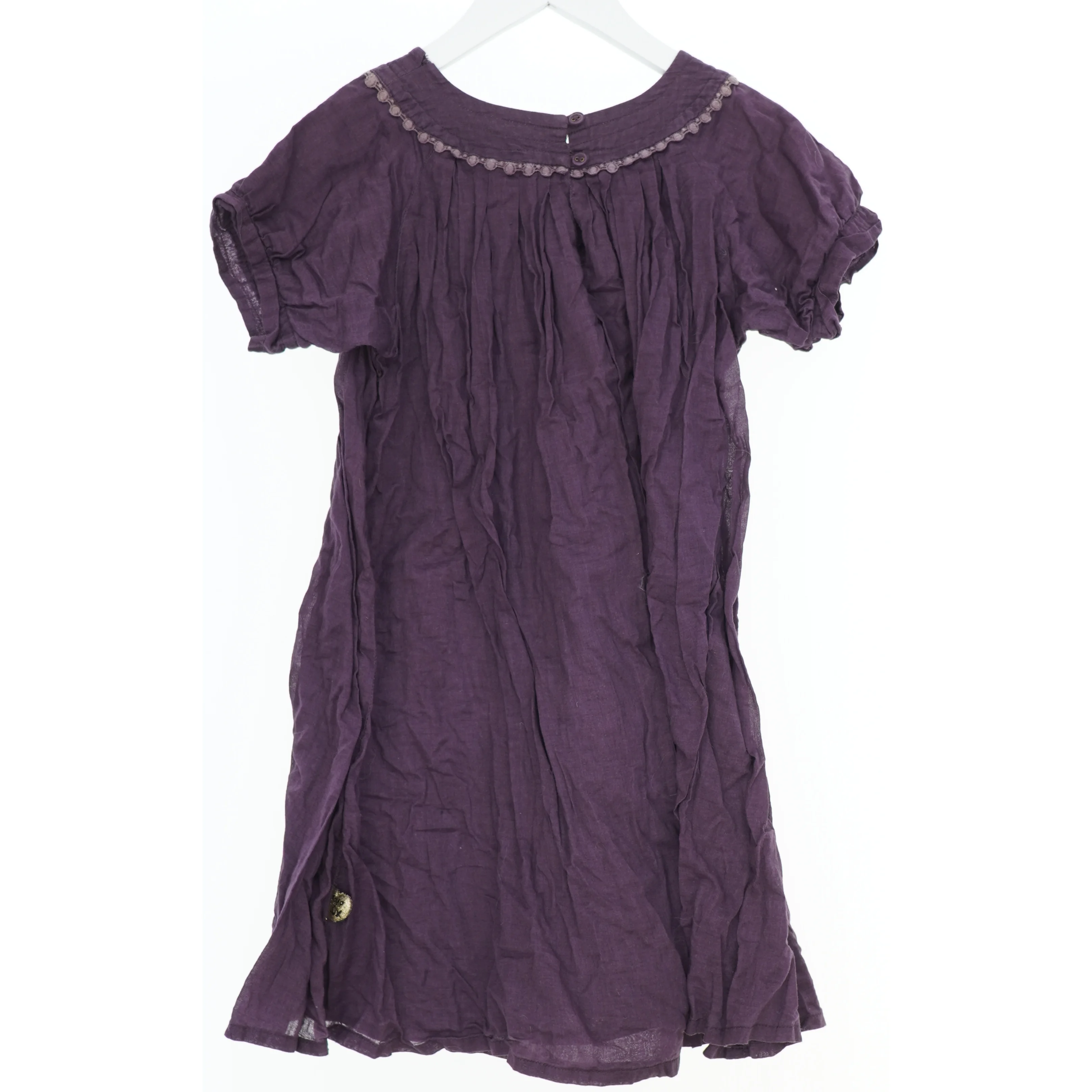 Lilla kjole med korte ærmer fra Pomp de Lux (str. 140)