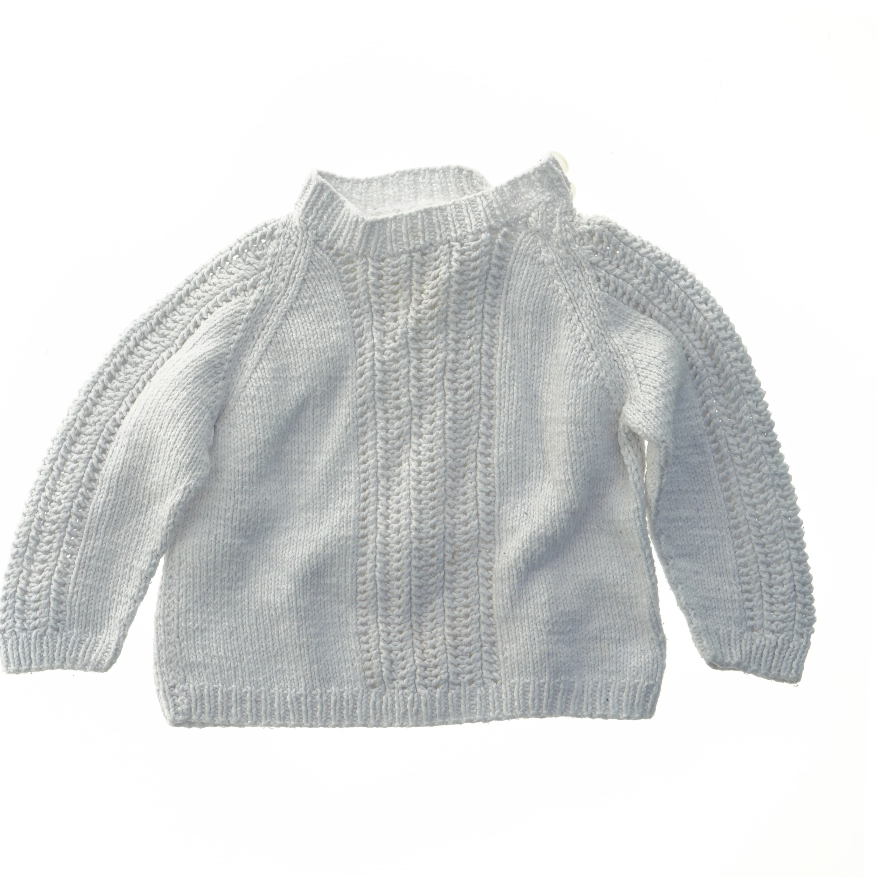 Hvid strikket trøje til baby (str. Bryst. 25 cm. længde. 26 cm)