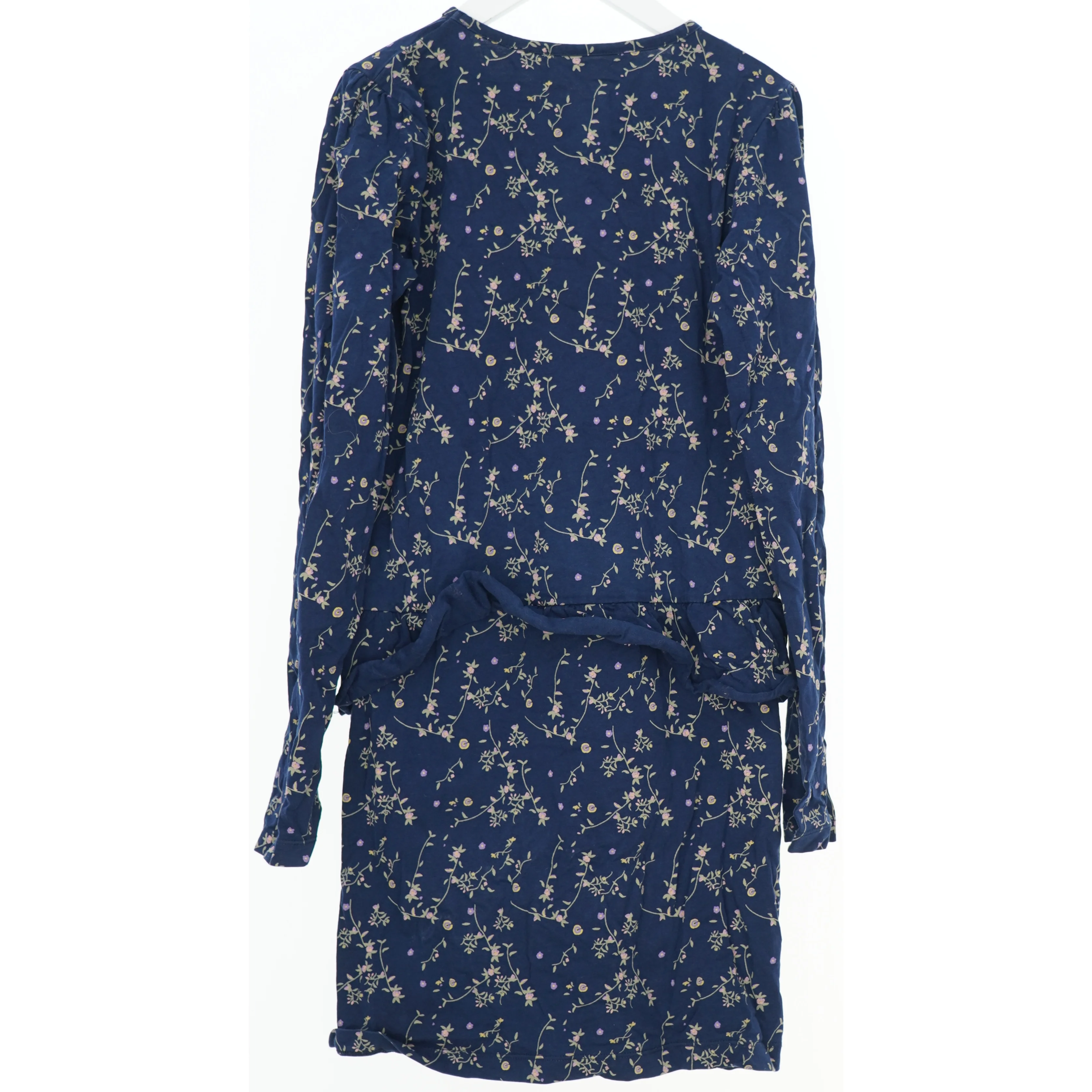 Blomsterprintet kjole fra Bakito (str. 152)