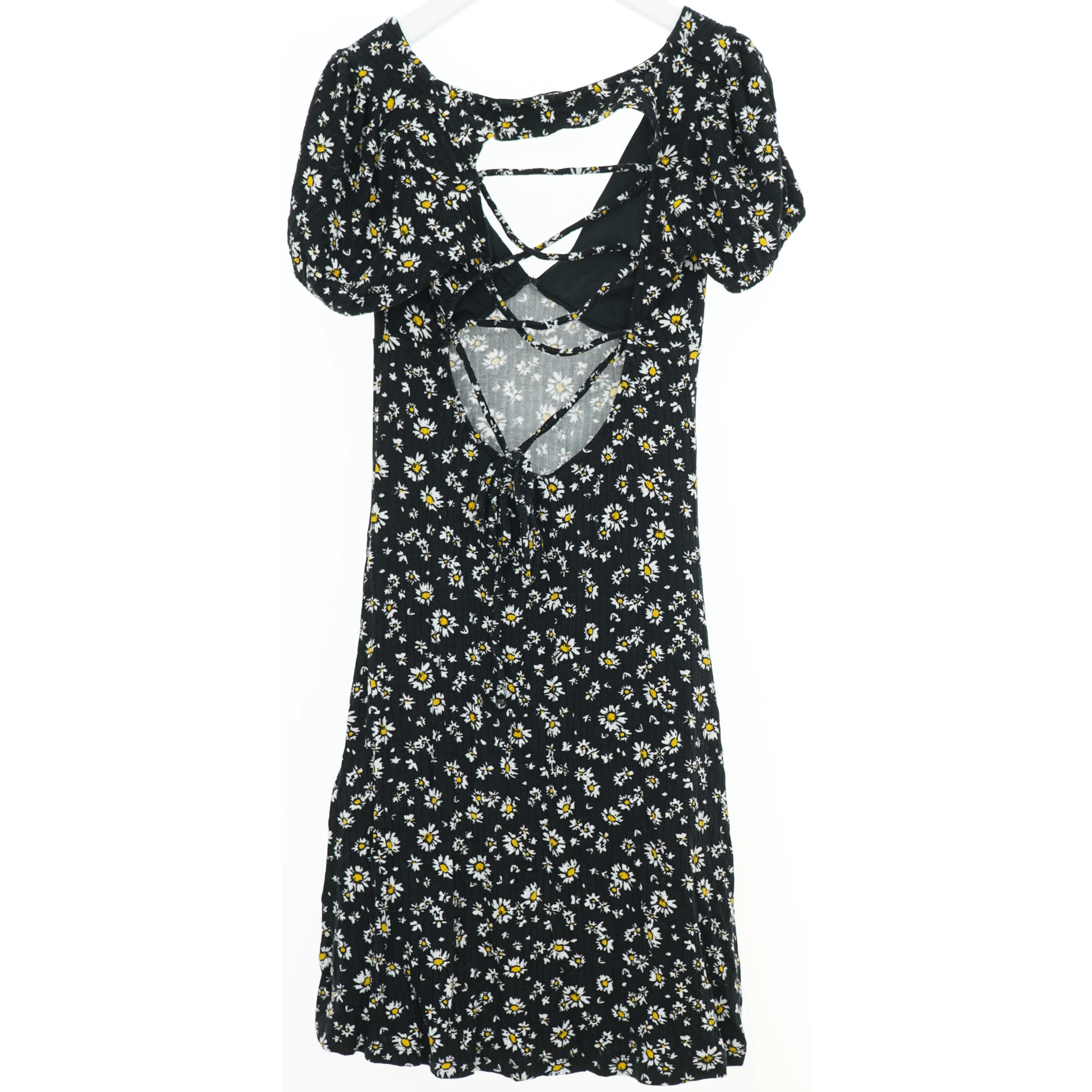 Blomstret sommerkjole med snøredetaljer fra Bershka (str. S)