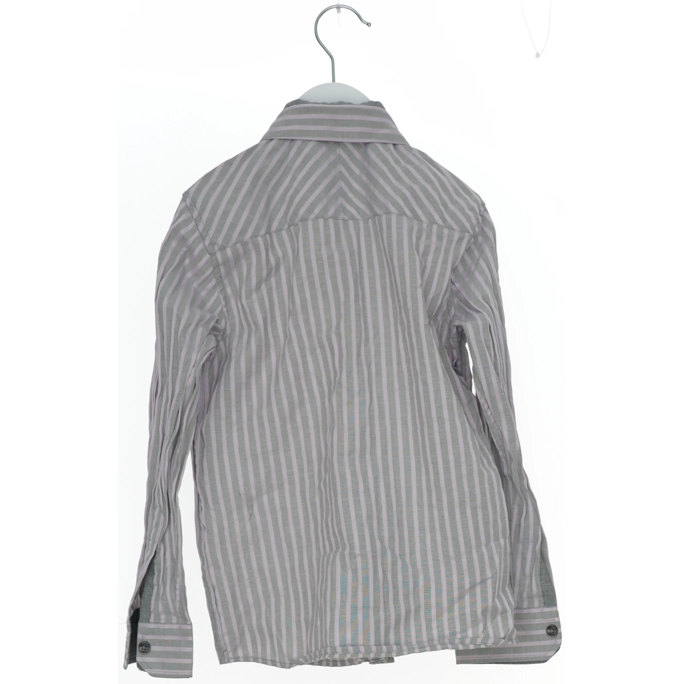 Stribet skjorte fra The Spitalfields Shirt Co. (str. 152)