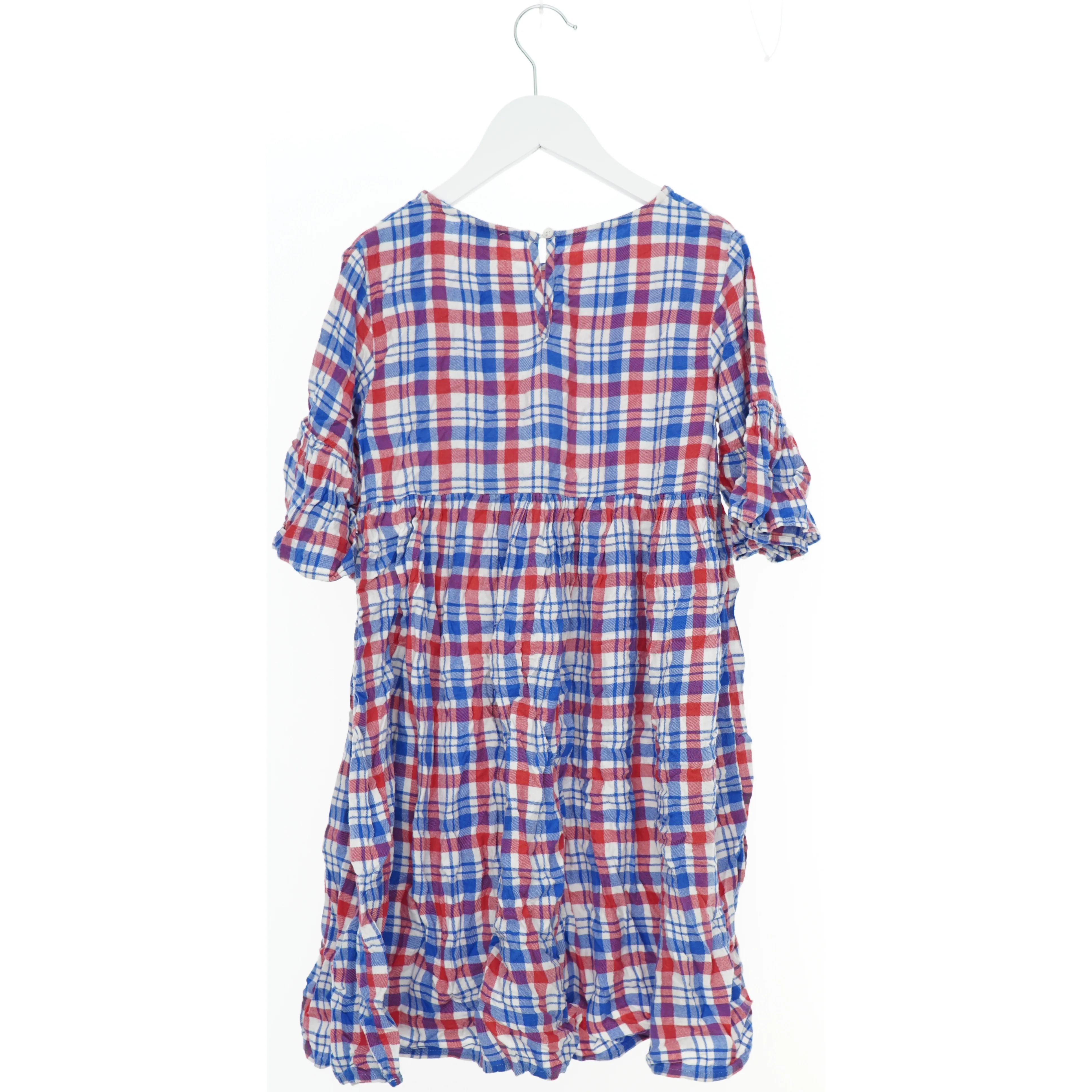 Ternet kjole med korte ærmer fra Mads Nørgaard (str. 140)