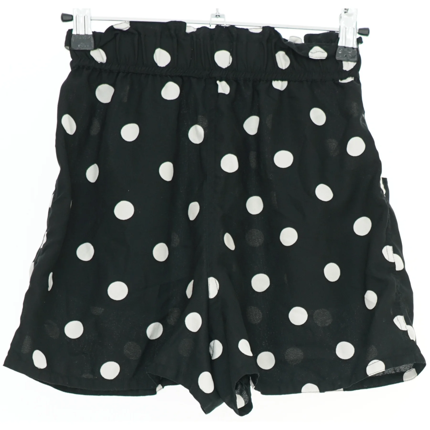 Polkaprikkede shorts fra VRS (str. 140)