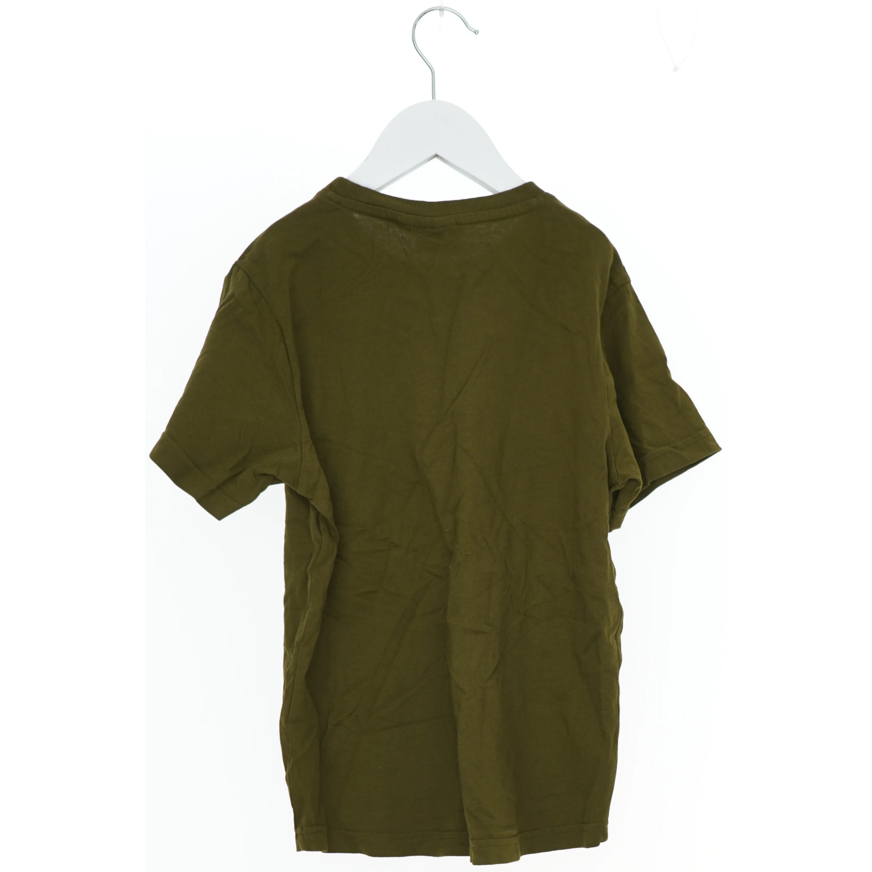 T-shirt med lomme fra Hummel (str. 140)