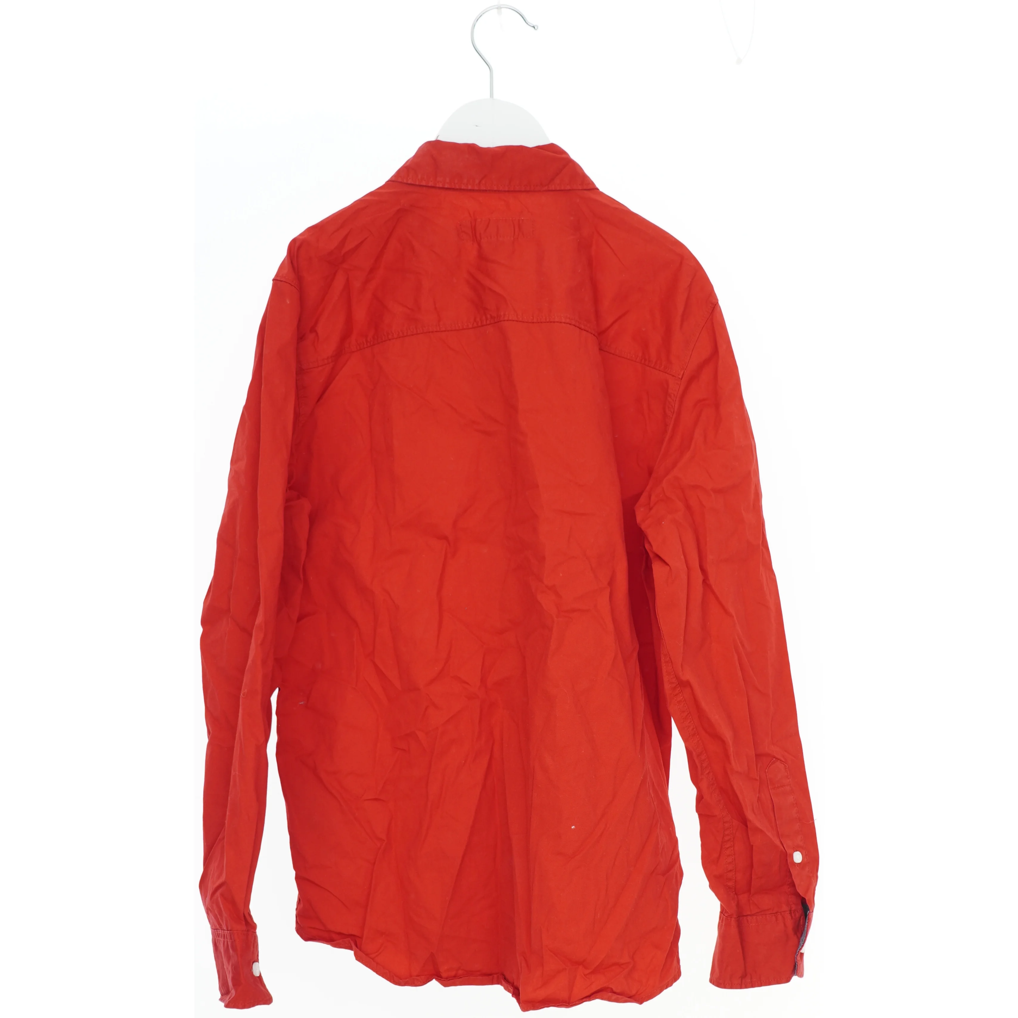 Rød skjorte fra Logg (str. 158)